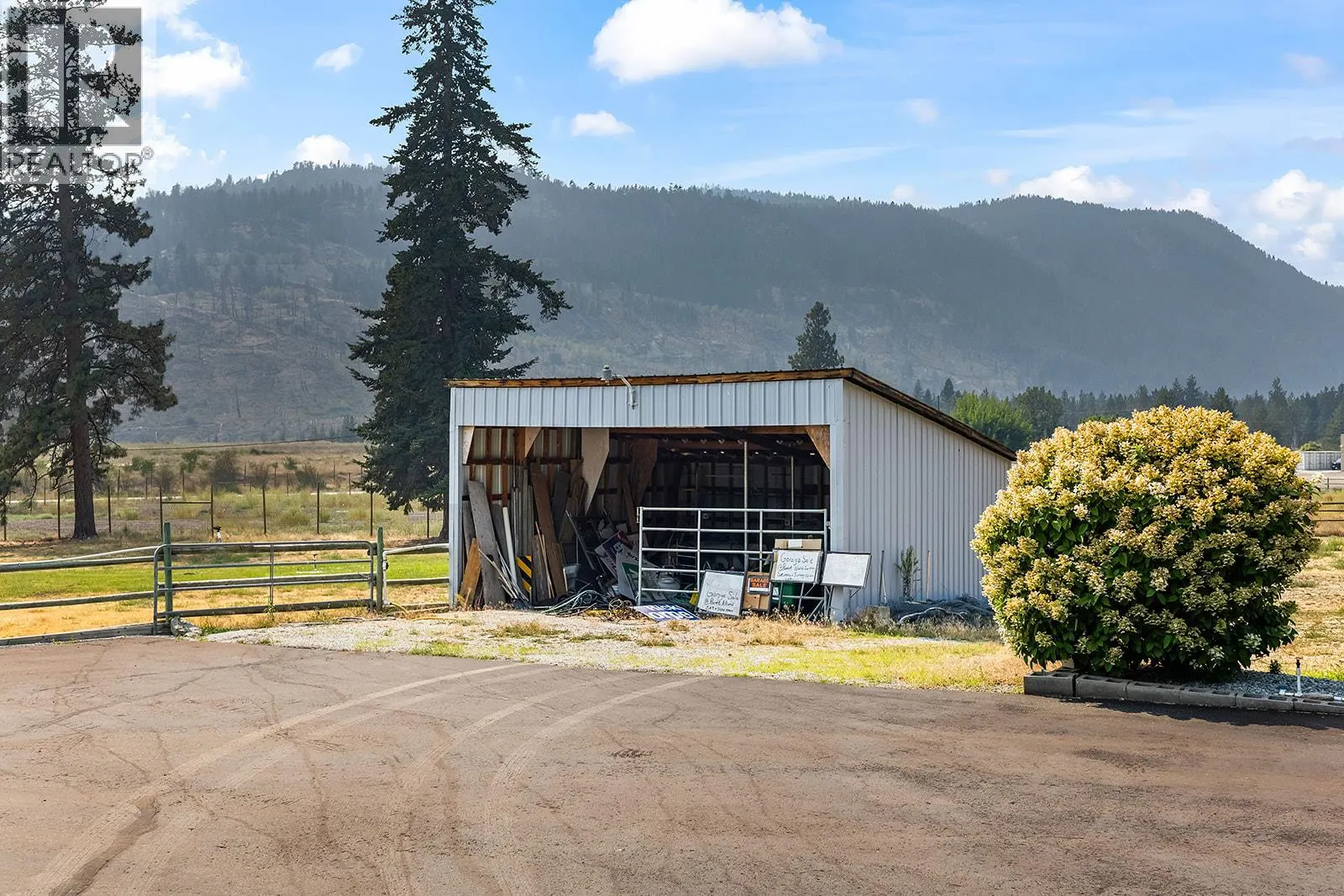 5090 MacKinnon Road
