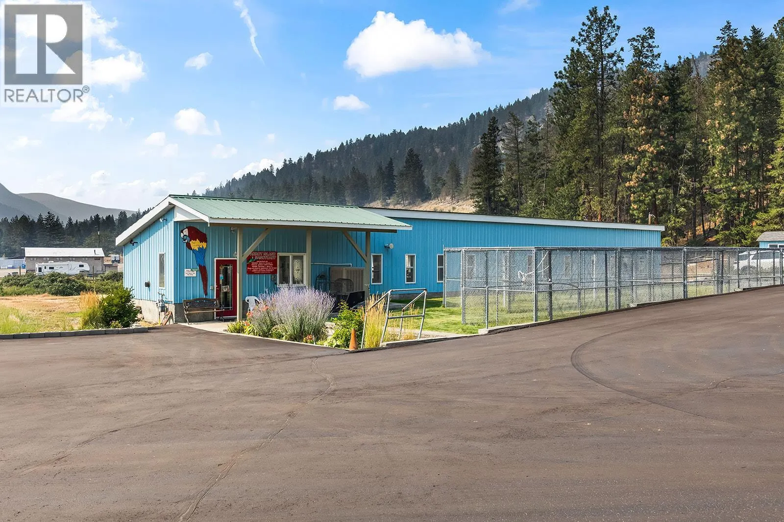 5090 MacKinnon Road