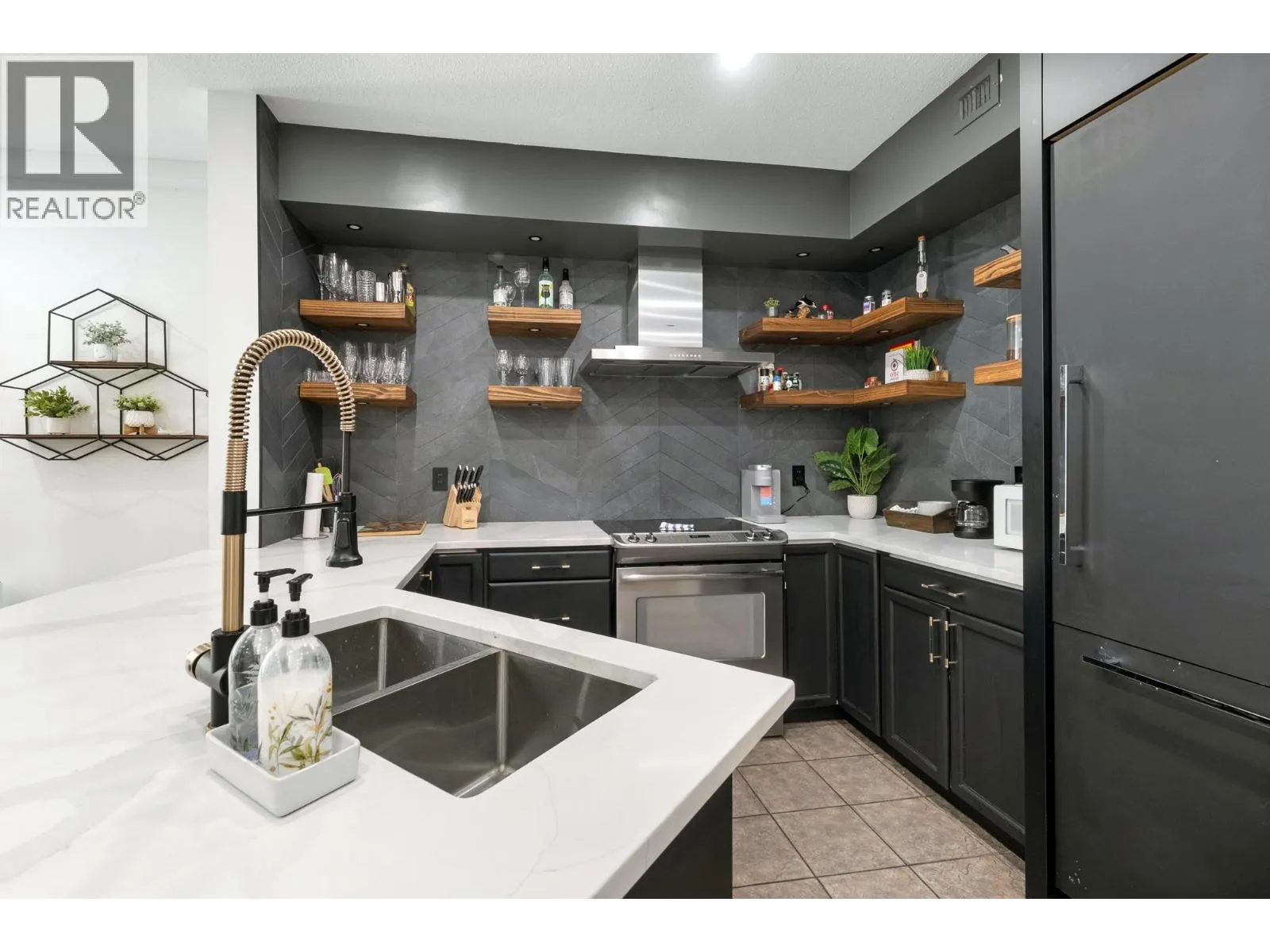 1088 Sunset Drive Unit# 352
