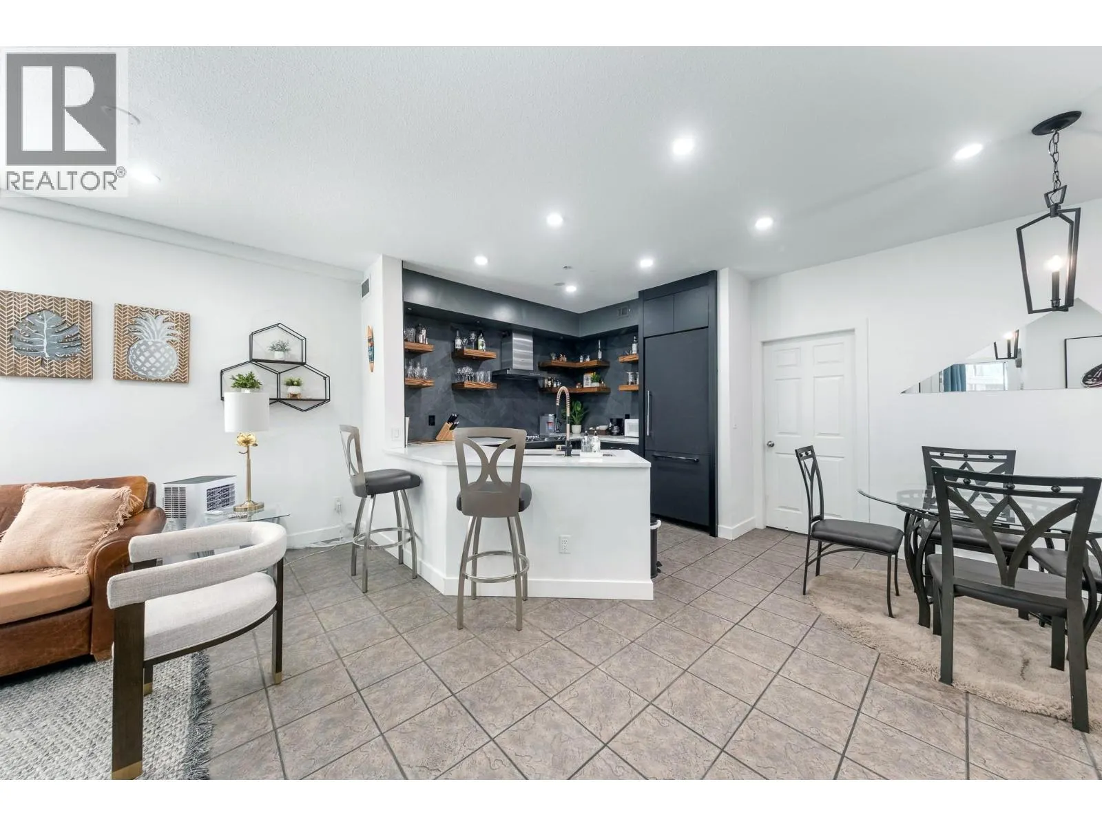 1088 Sunset Drive Unit# 352