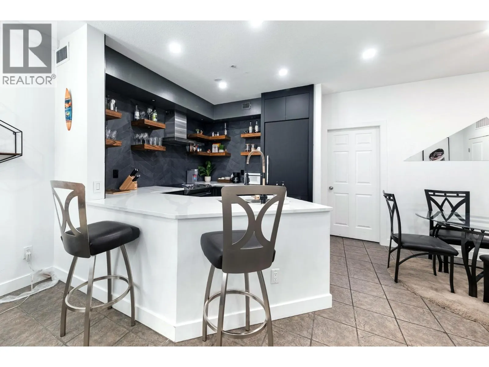 1088 Sunset Drive Unit# 352