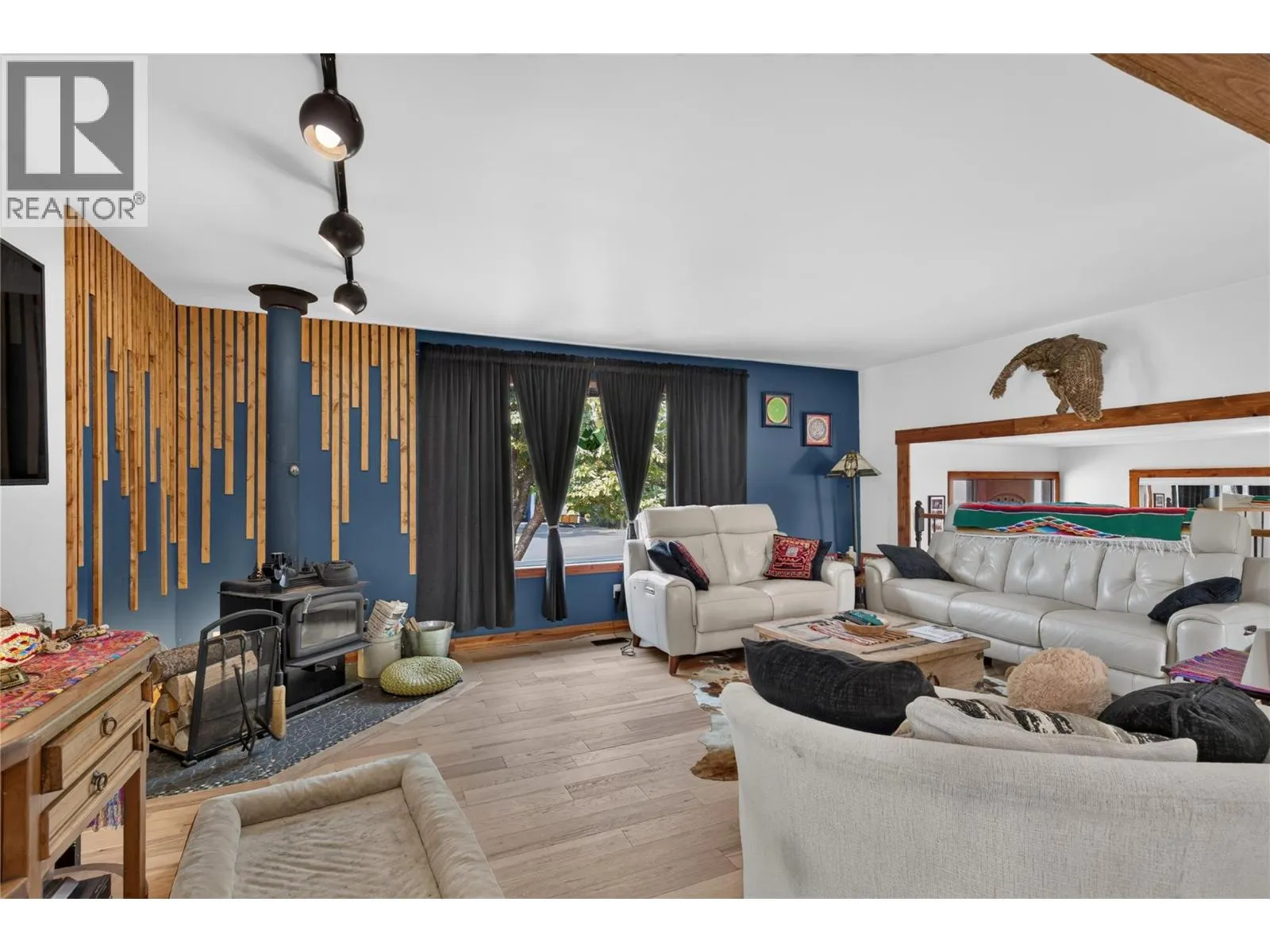 6415 Glendora Way