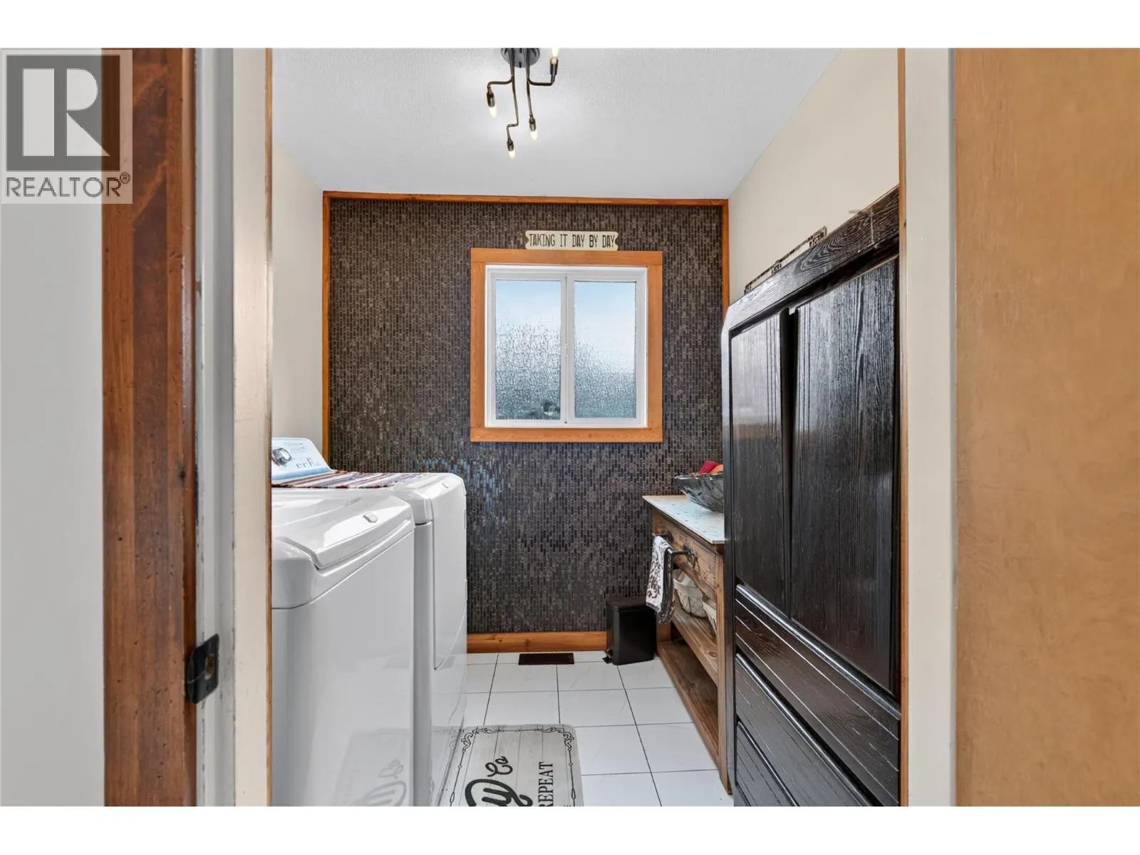 6415 Glendora Way