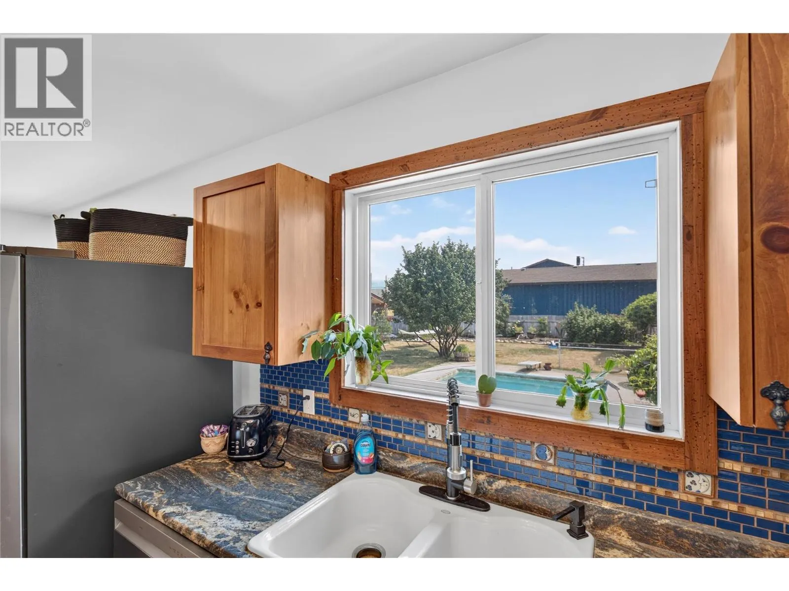 6415 Glendora Way