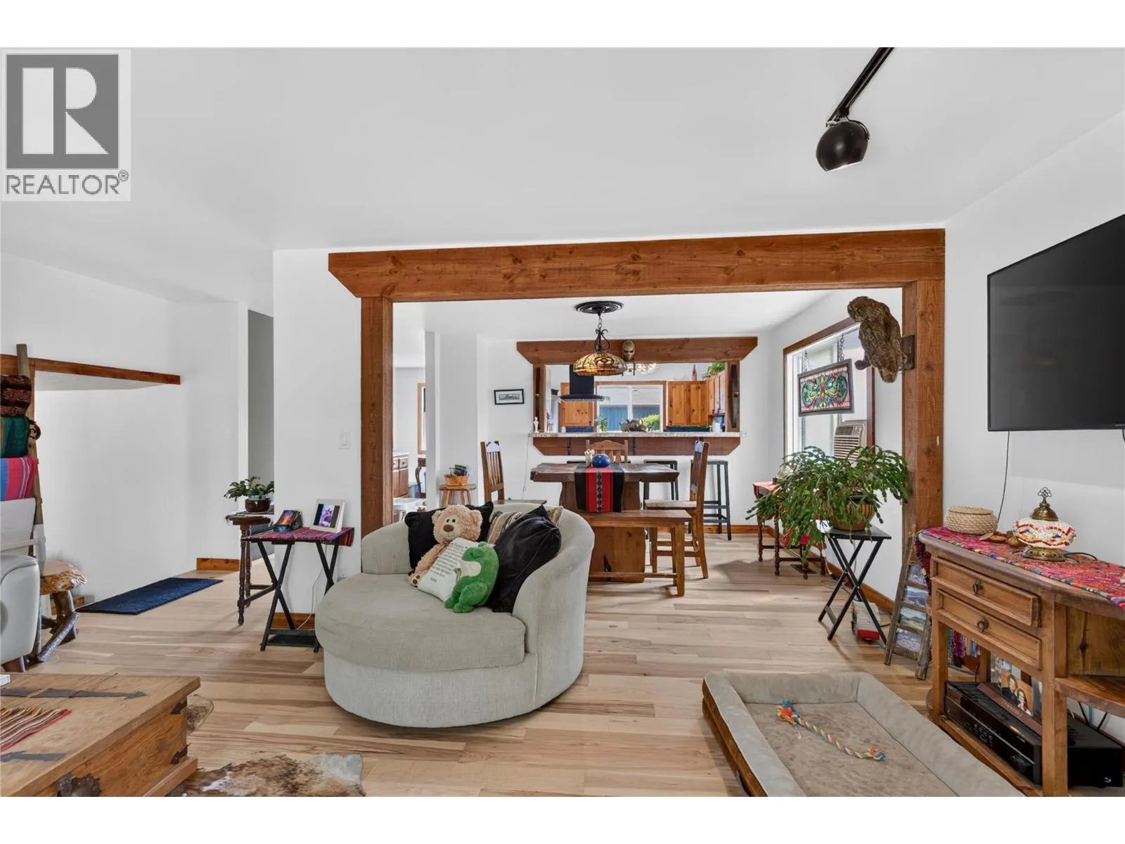 6415 Glendora Way