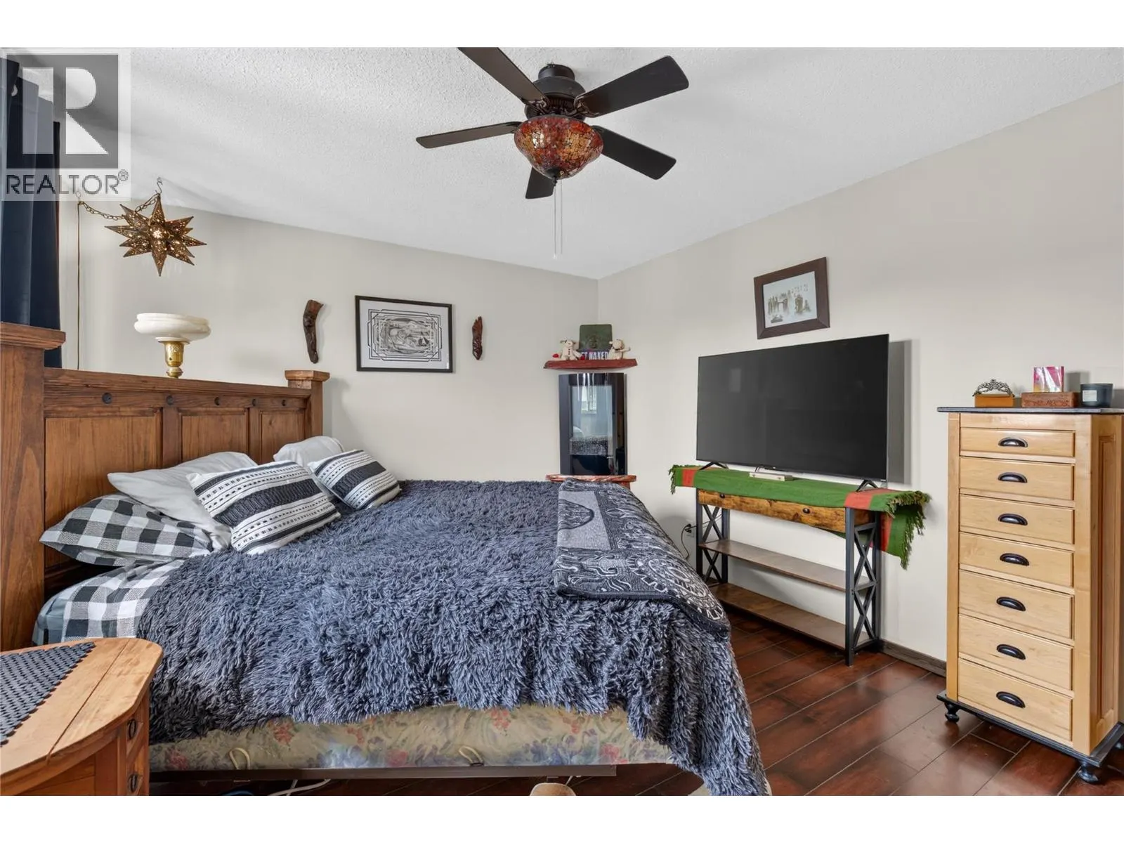 6415 Glendora Way