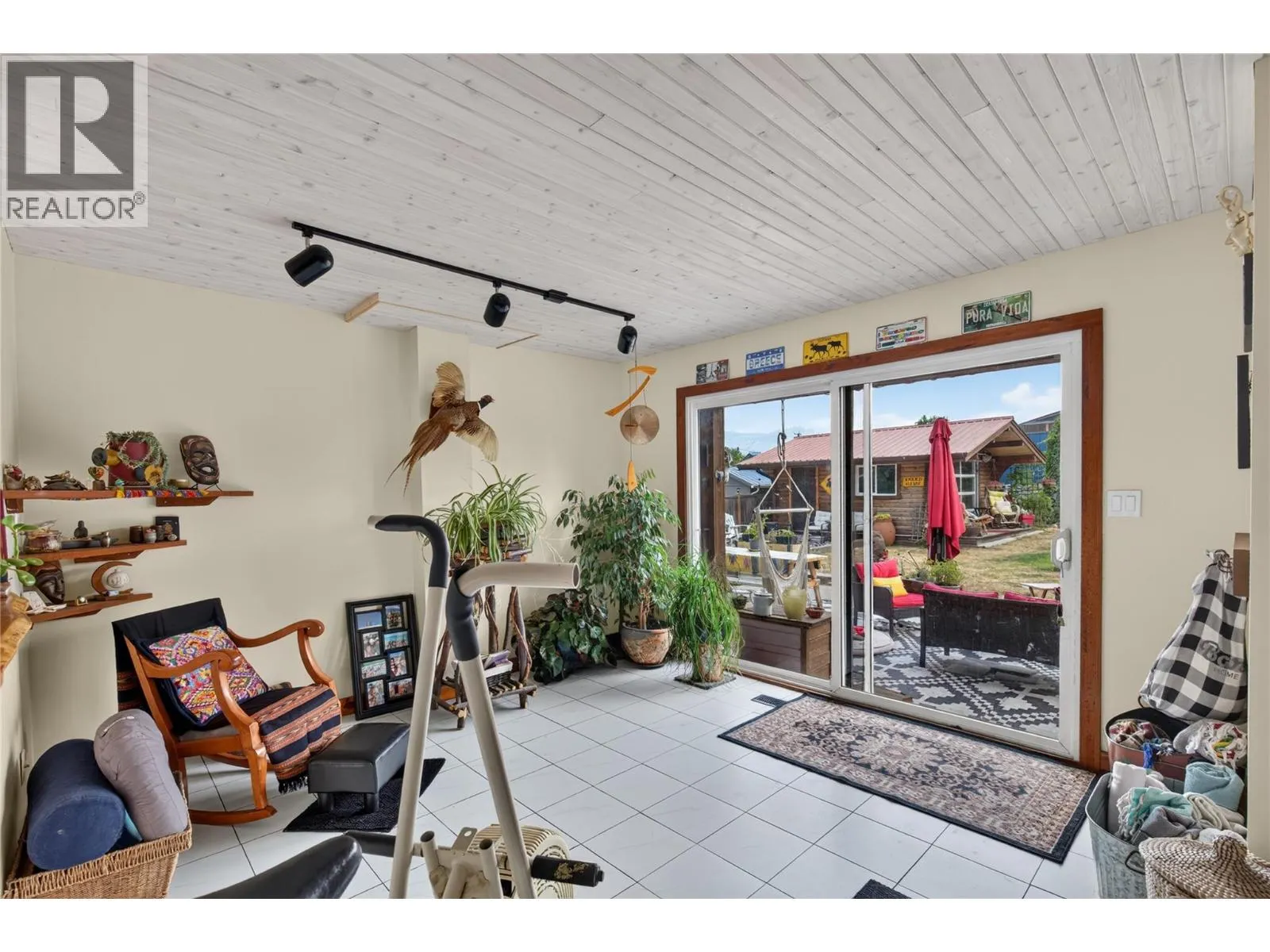 6415 Glendora Way