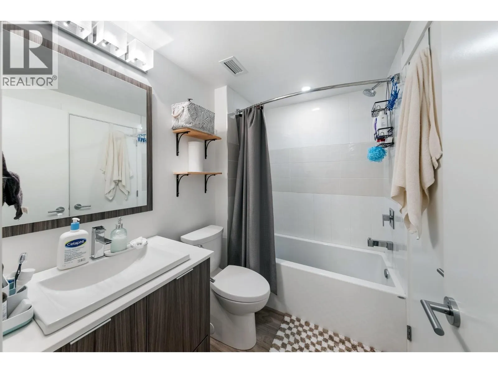 1775 Chapman Place Unit# 223