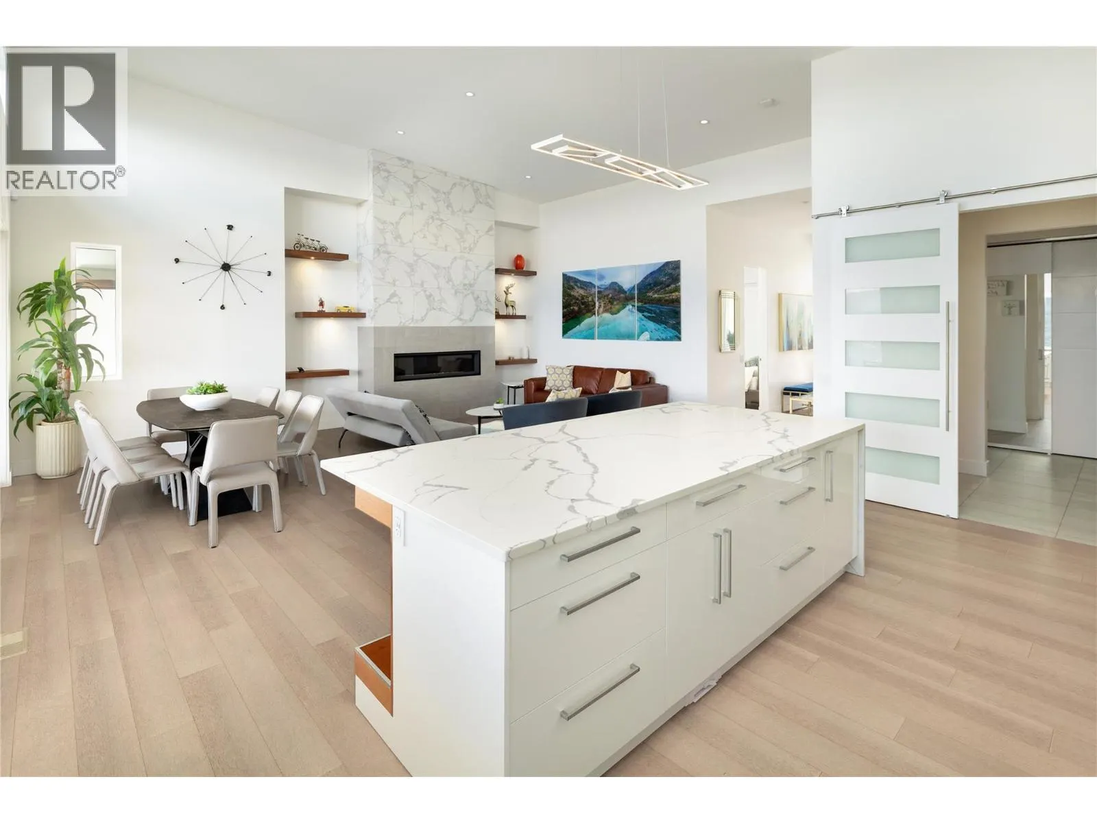 5552 Upper Mission Drive