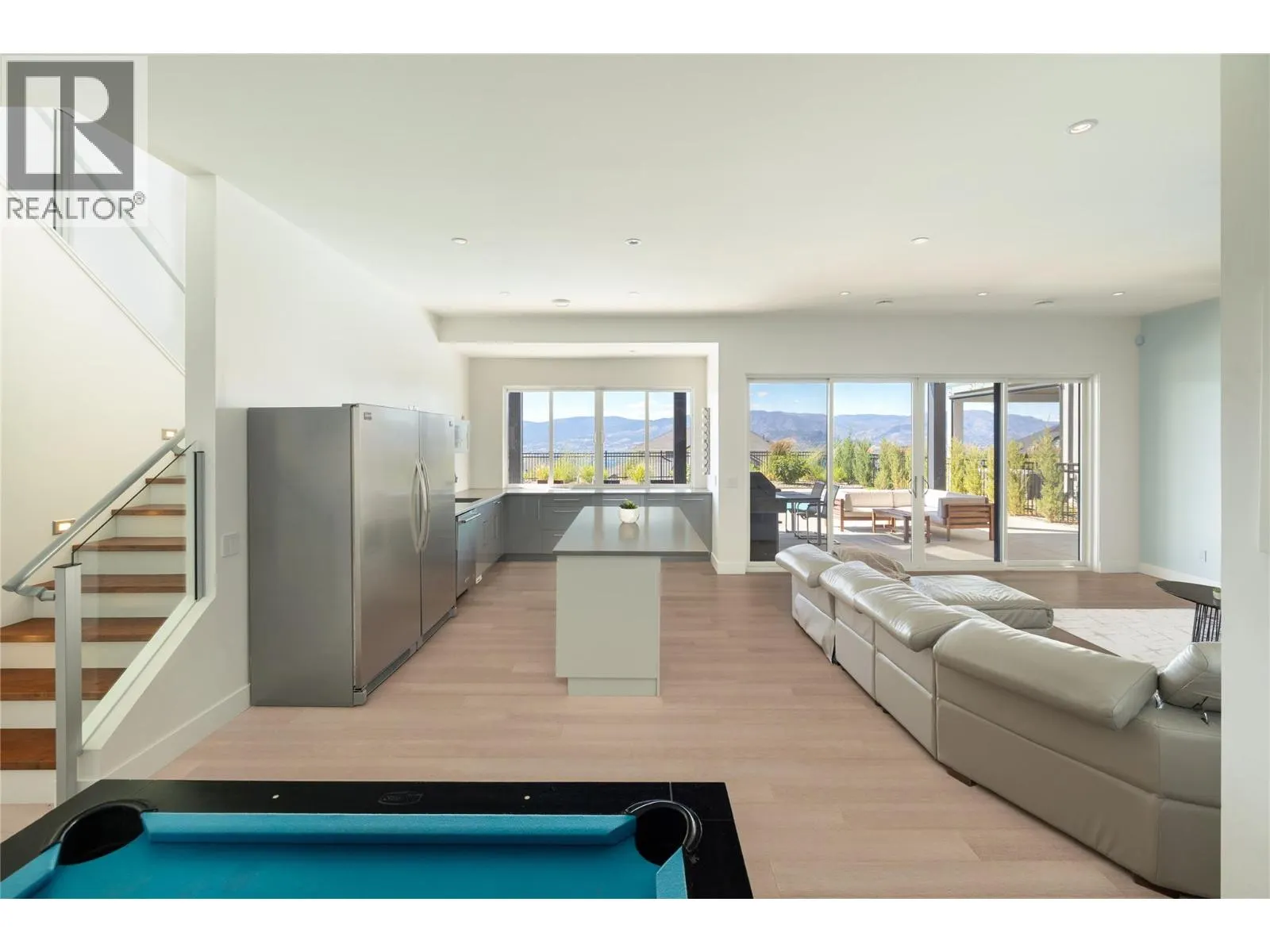 5552 Upper Mission Drive