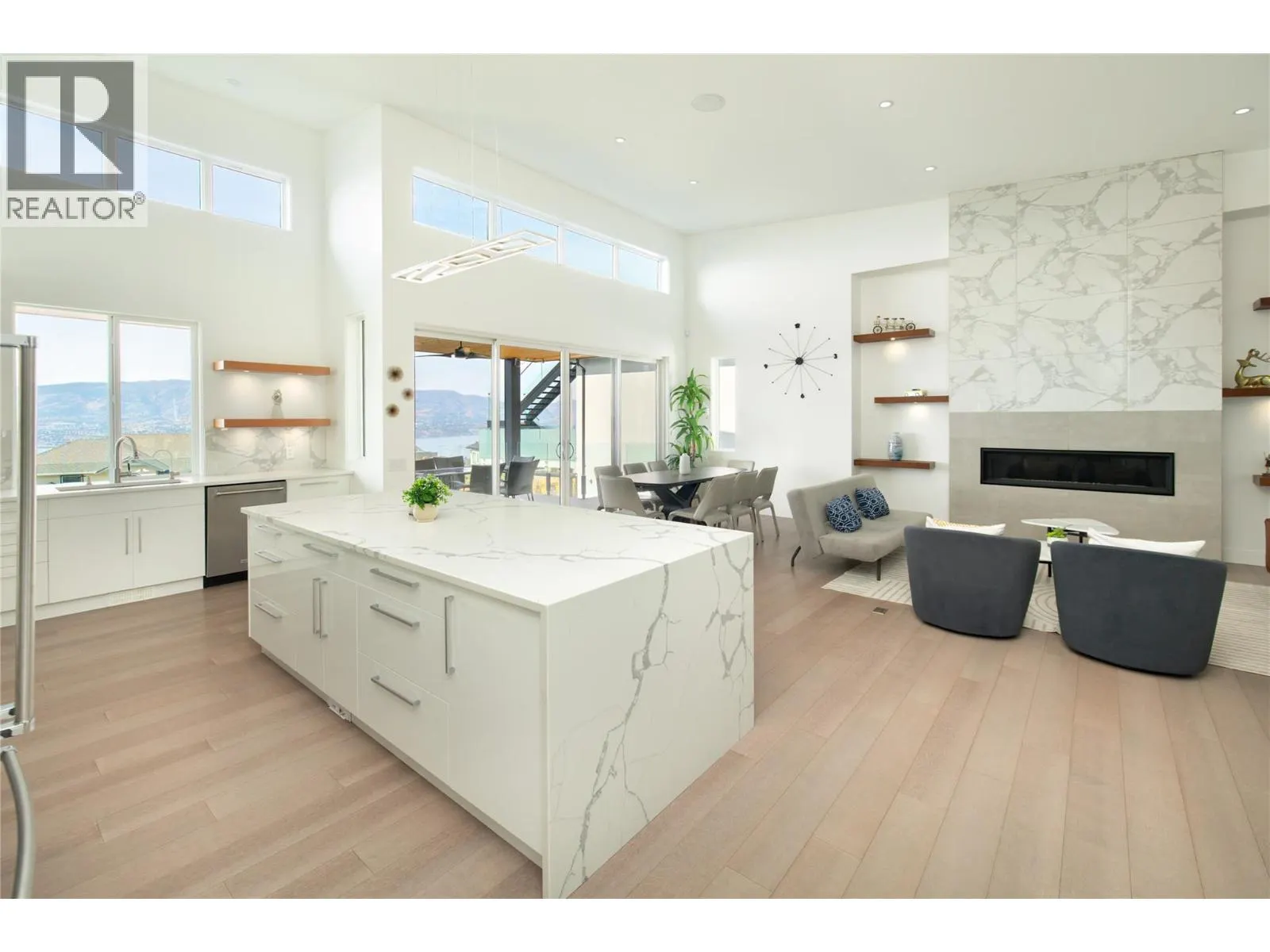 5552 Upper Mission Drive