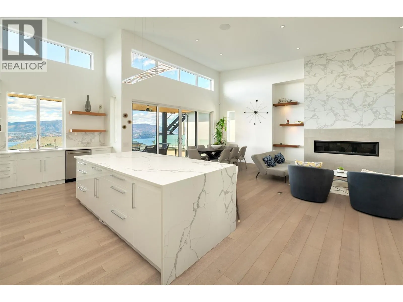 5552 Upper Mission Drive