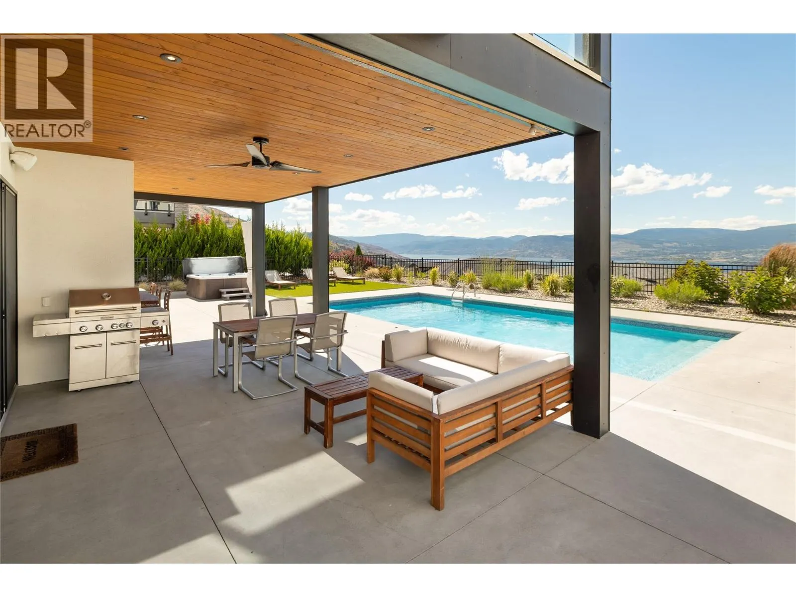5552 Upper Mission Drive