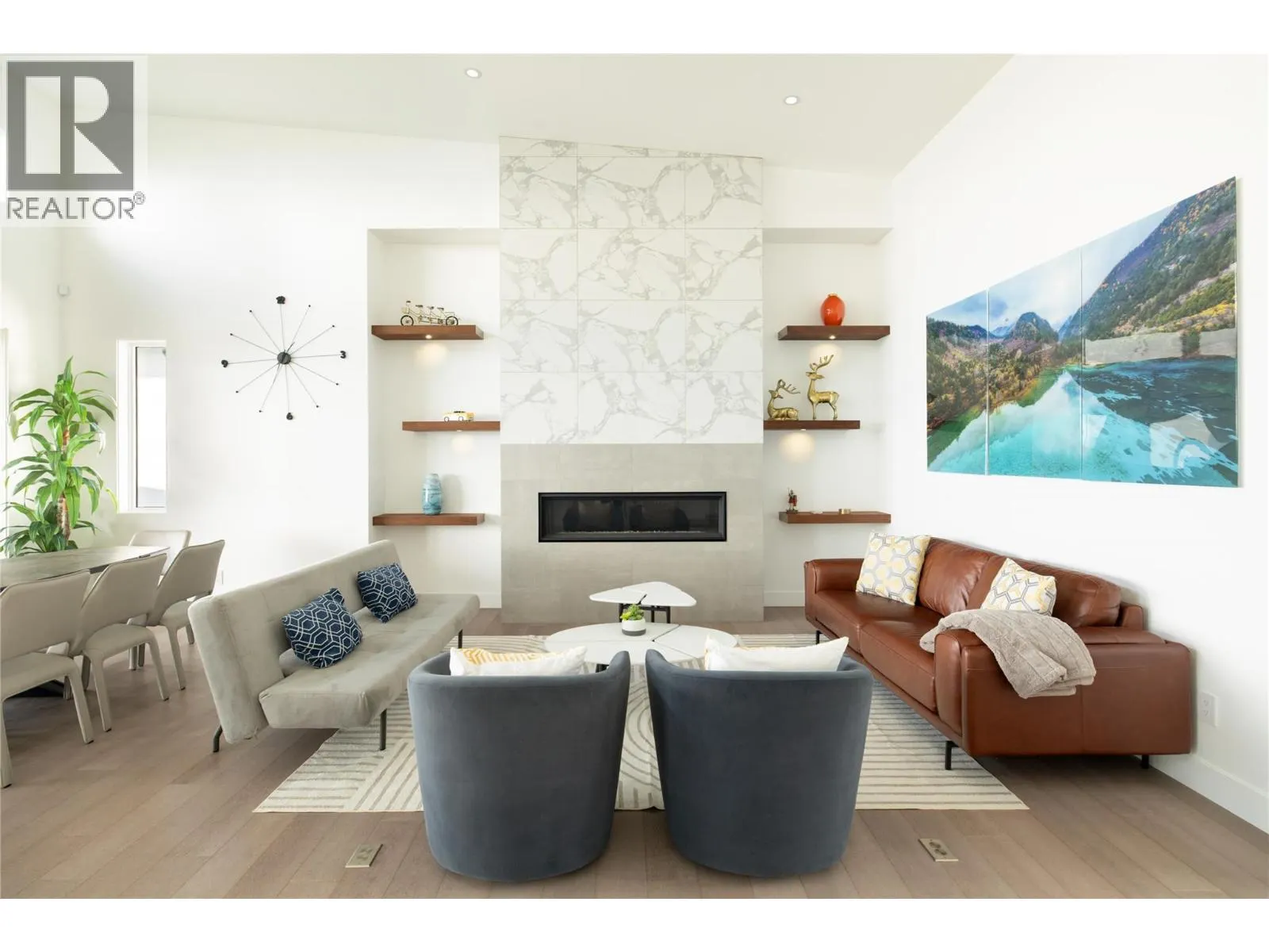 5552 Upper Mission Drive