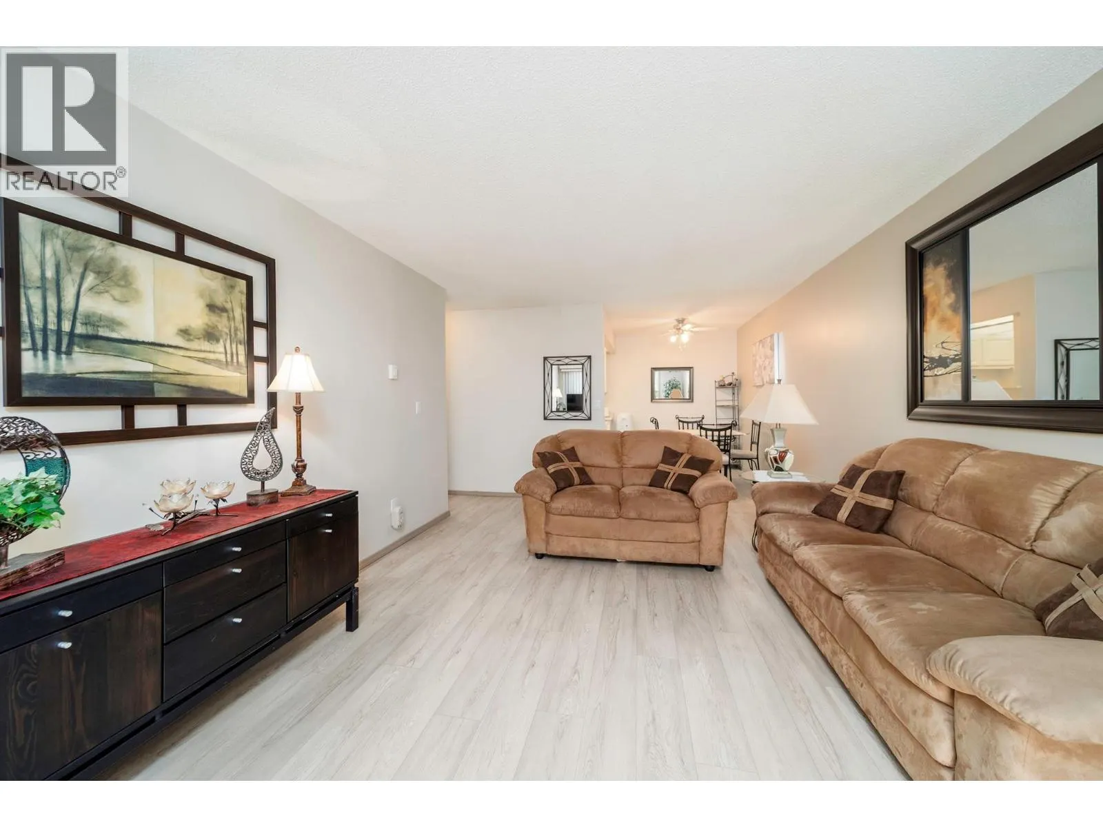 2085 Gordon Drive Unit# 211
