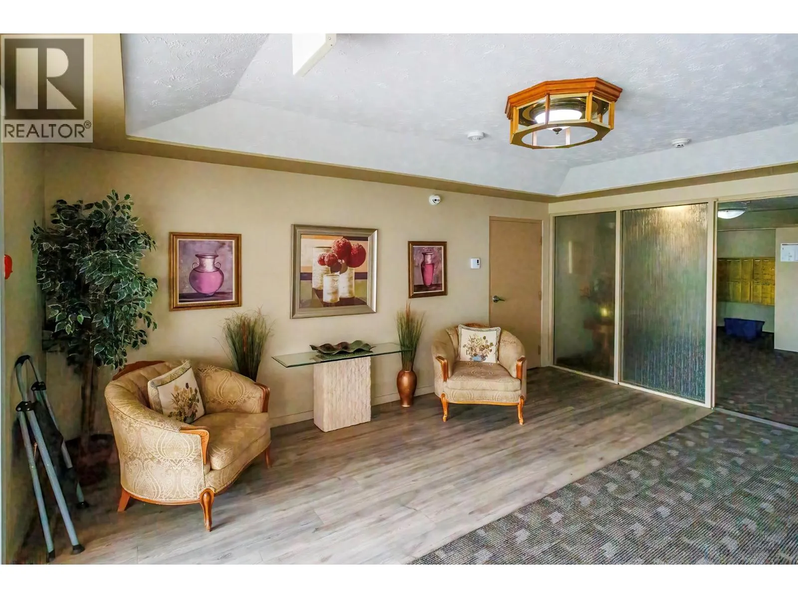 2085 Gordon Drive Unit# 211