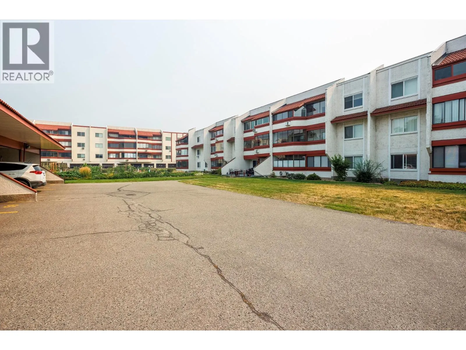 2085 Gordon Drive Unit# 211