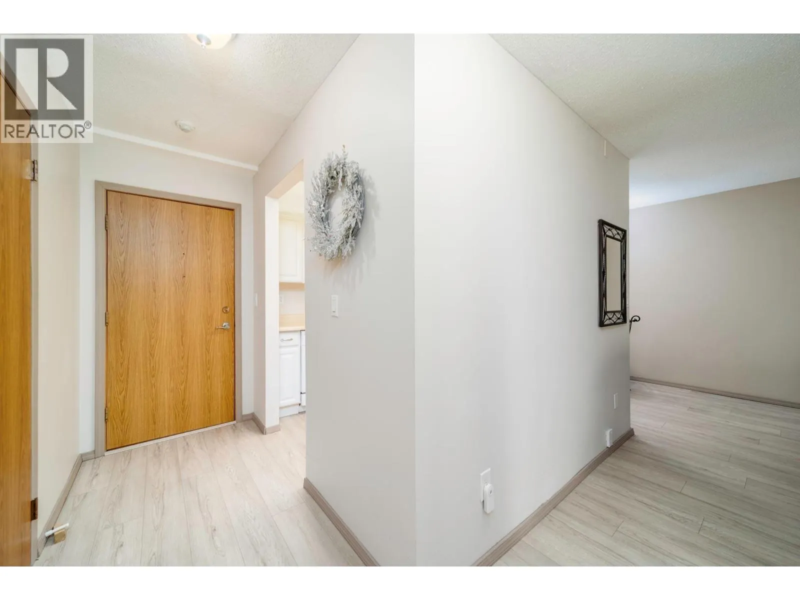 2085 Gordon Drive Unit# 211