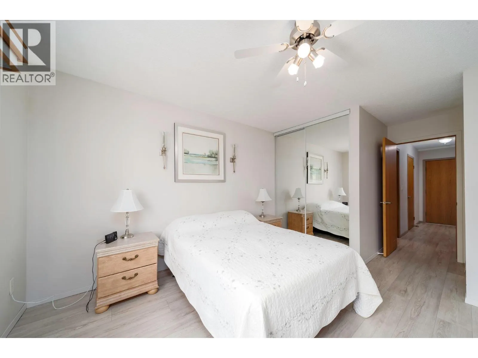 2085 Gordon Drive Unit# 211