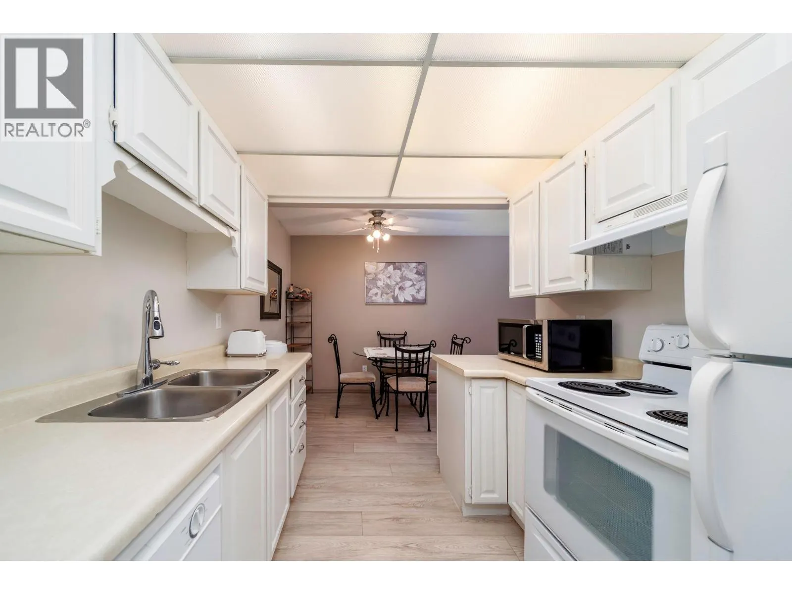 2085 Gordon Drive Unit# 211
