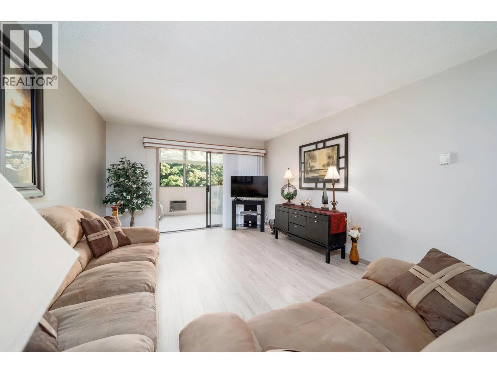 2085 Gordon Drive Unit# 211