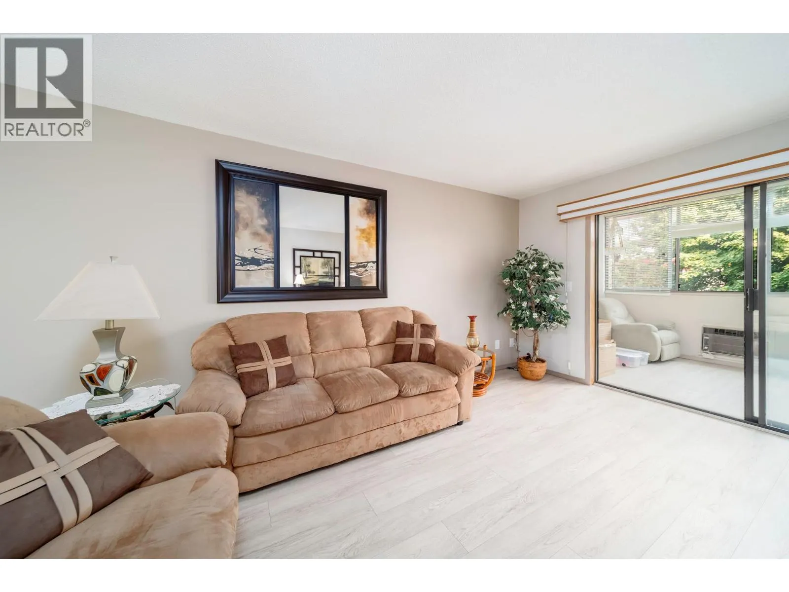 2085 Gordon Drive Unit# 211