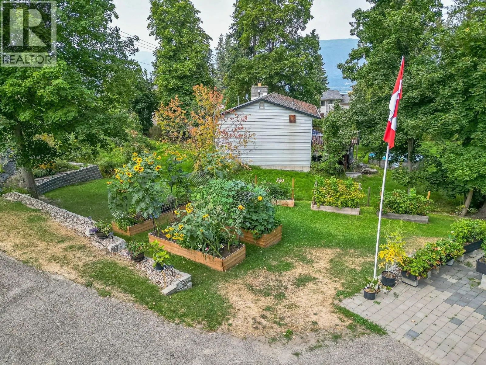 2651 Okanagan Avenue NE