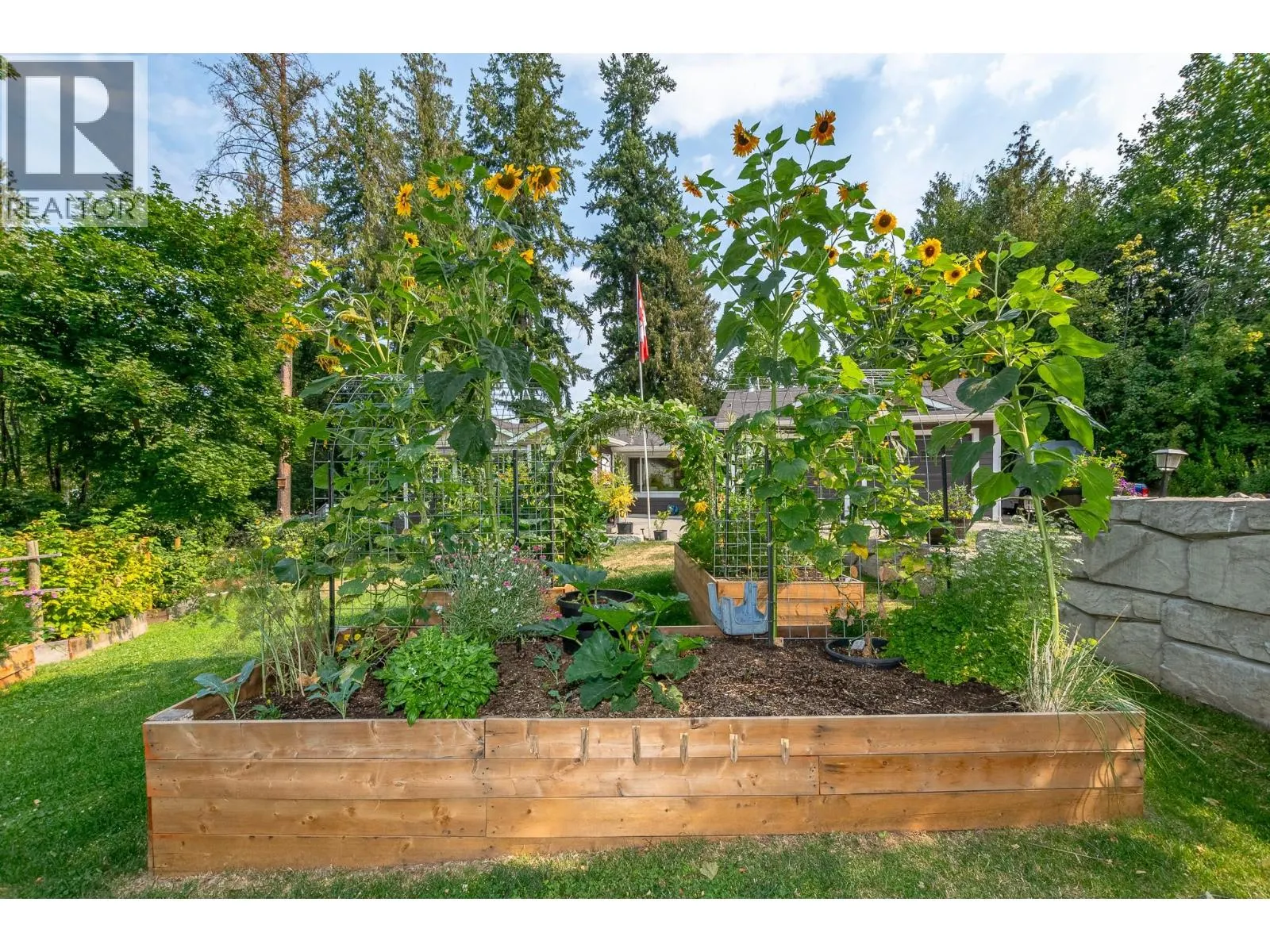 2651 Okanagan Avenue NE