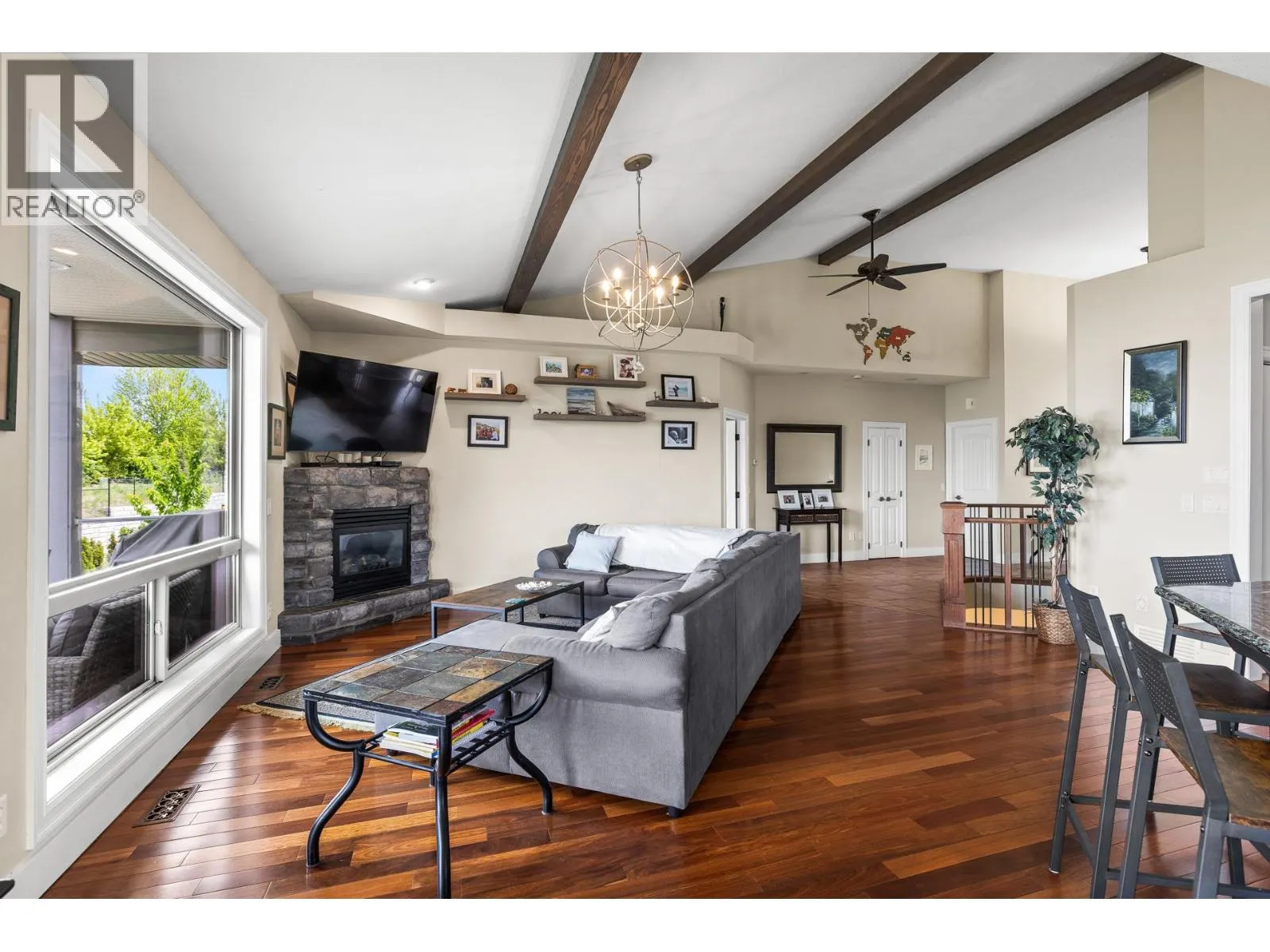 546 Gowen Place