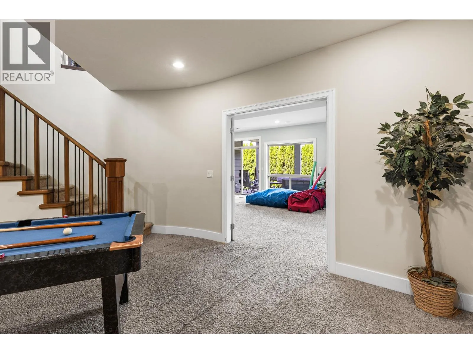 546 Gowen Place
