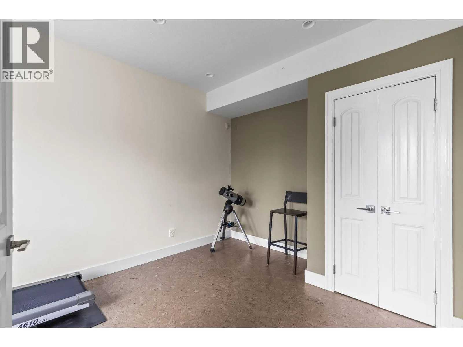 546 Gowen Place