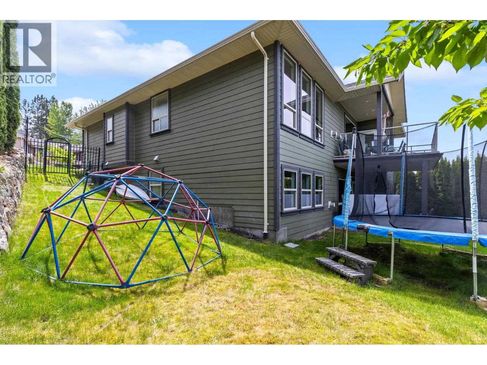 546 Gowen Place