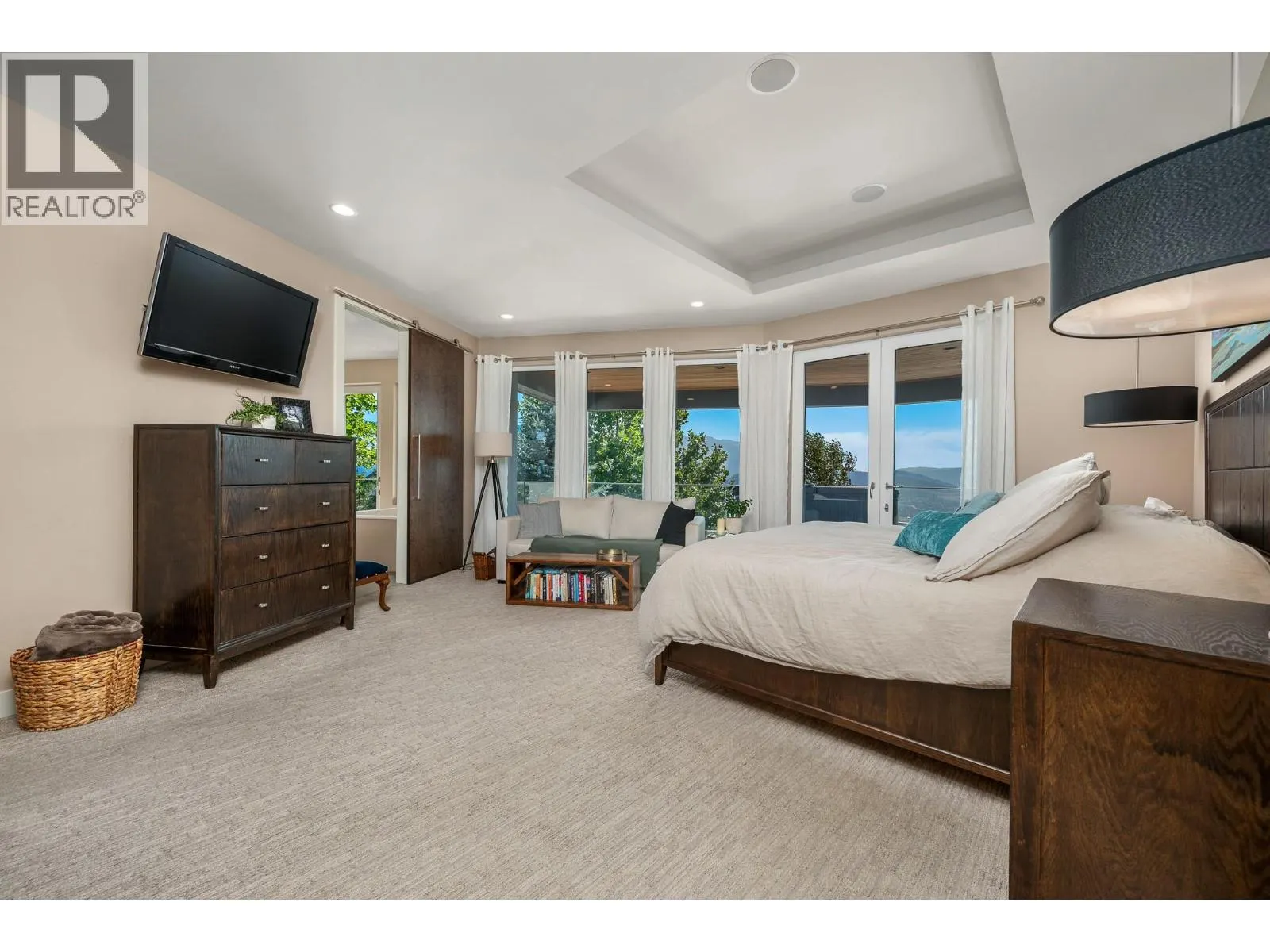 195 Ravine Drive