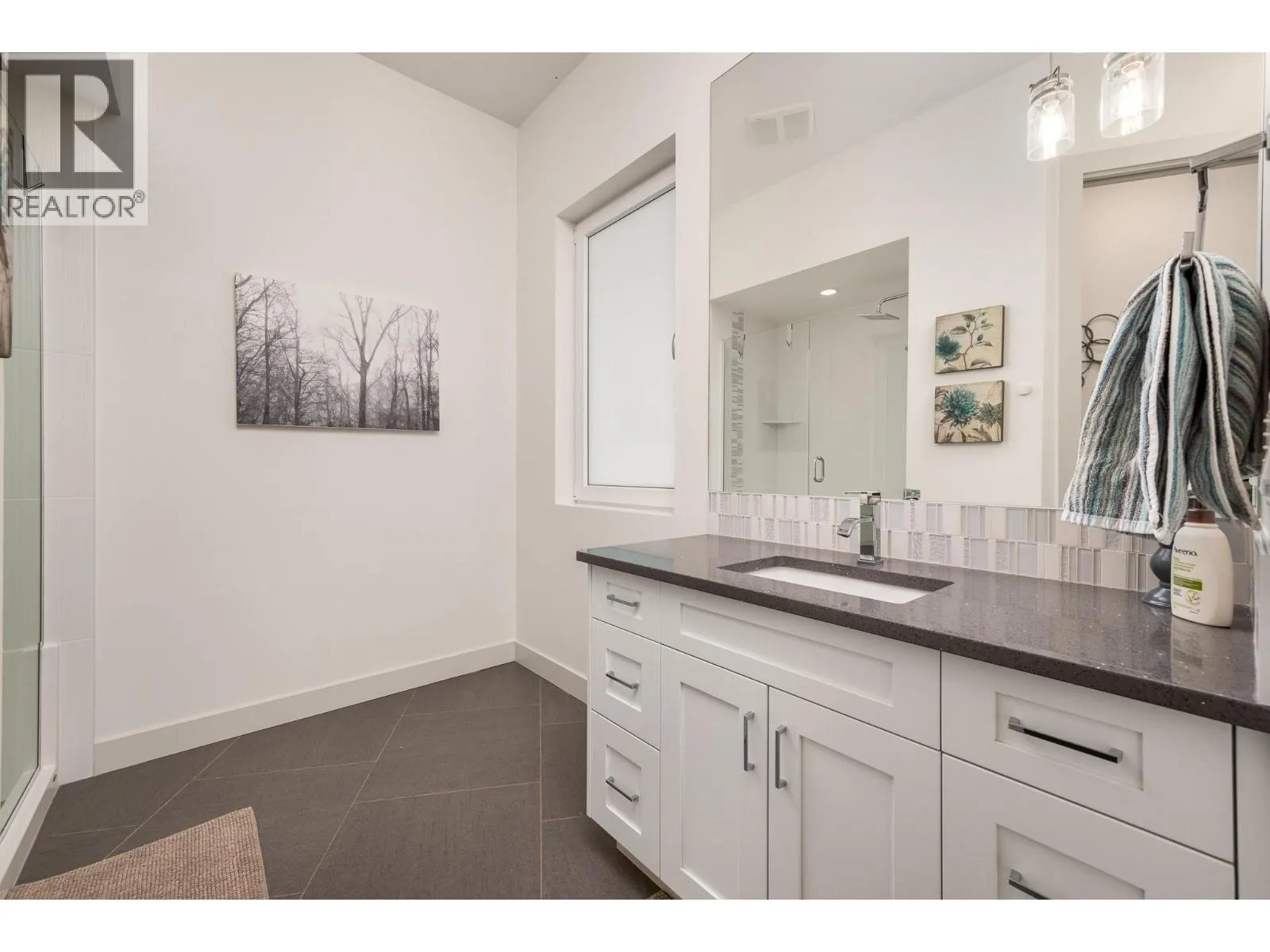 195 Ravine Drive