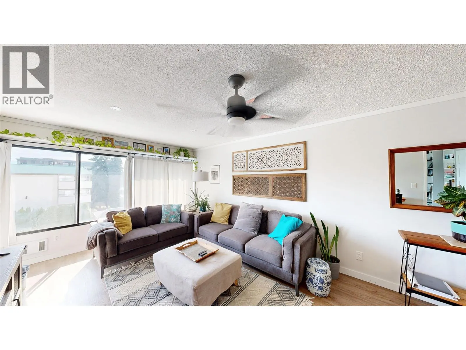 737 Leon Avenue Unit# 406