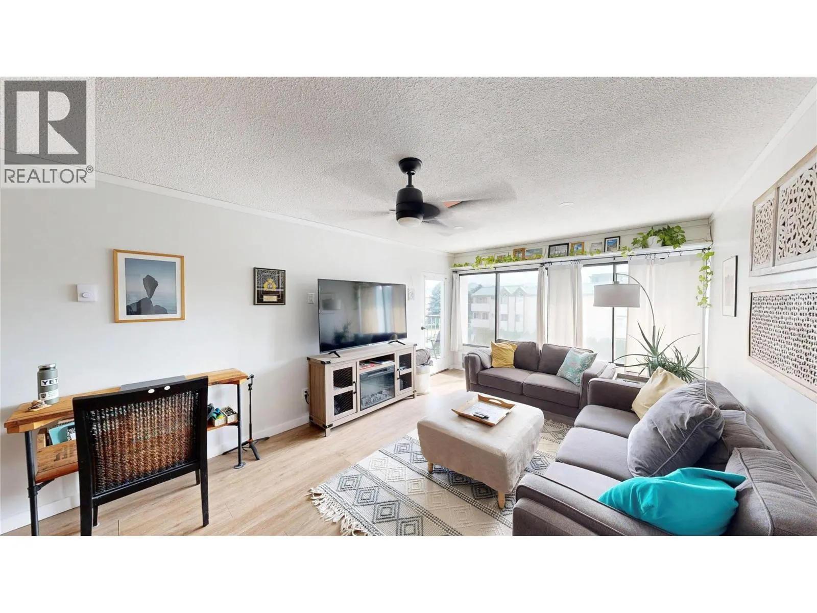 737 Leon Avenue Unit# 406