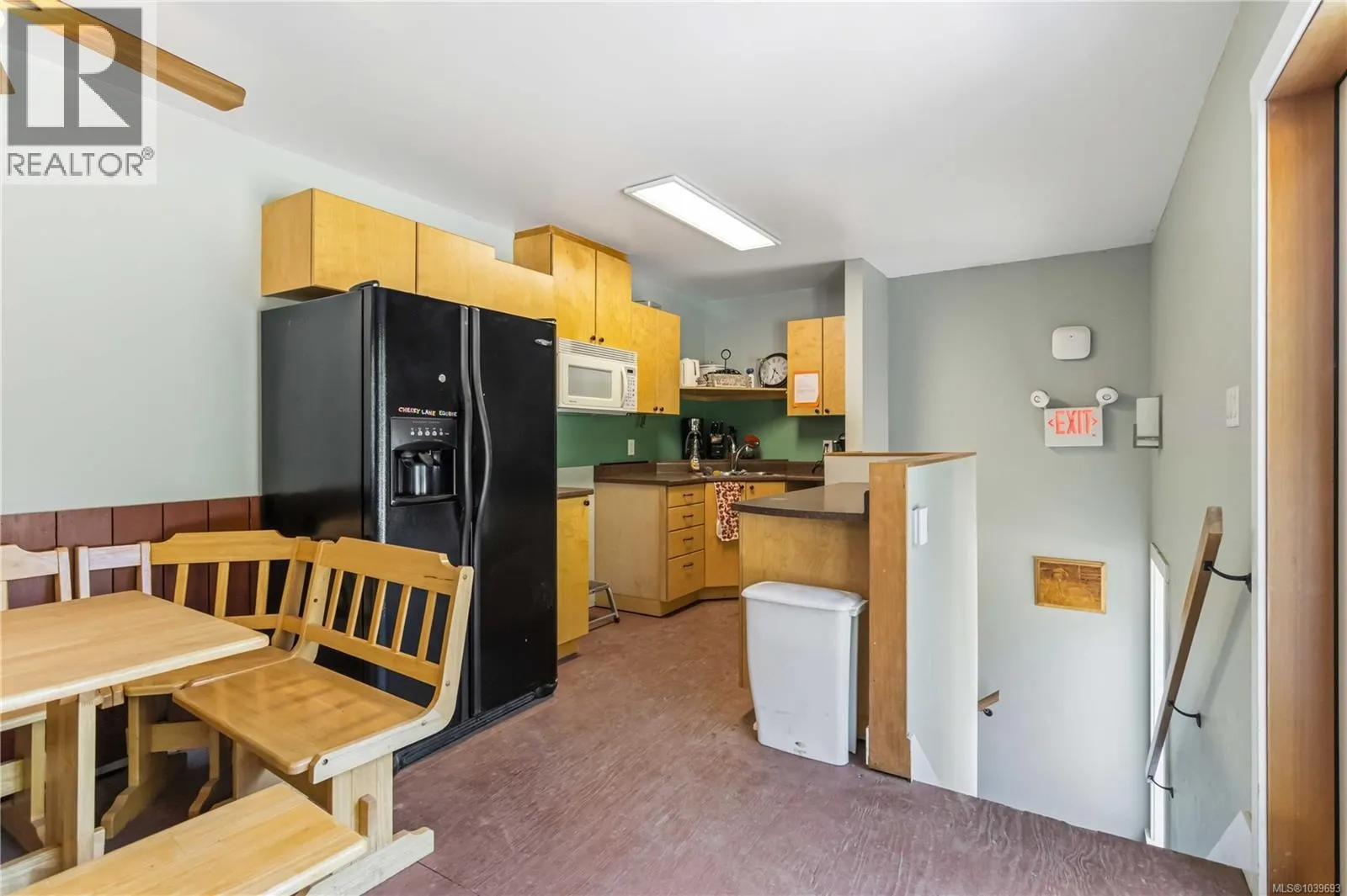 5480 Sooke Rd