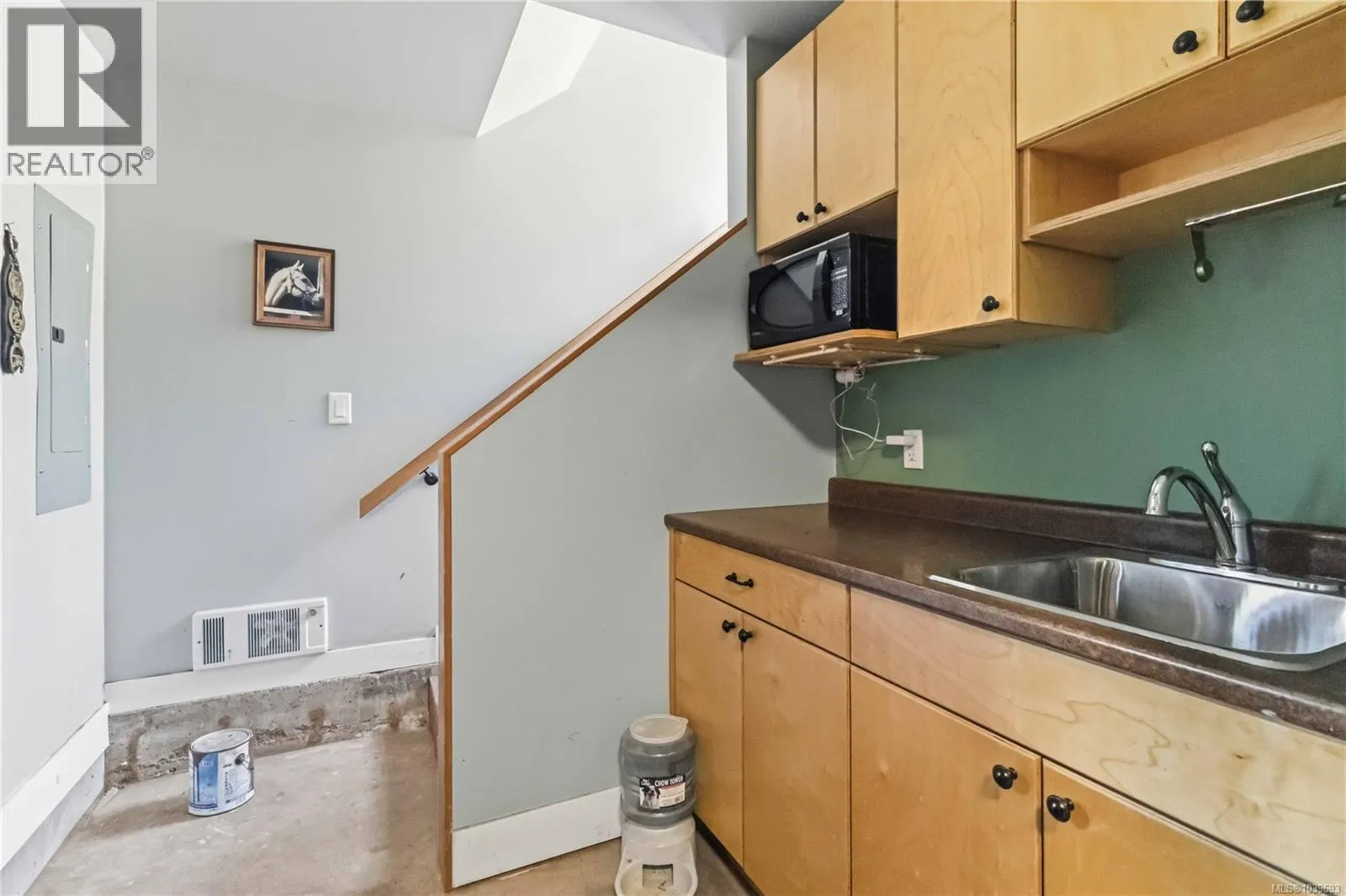 5480 Sooke Rd