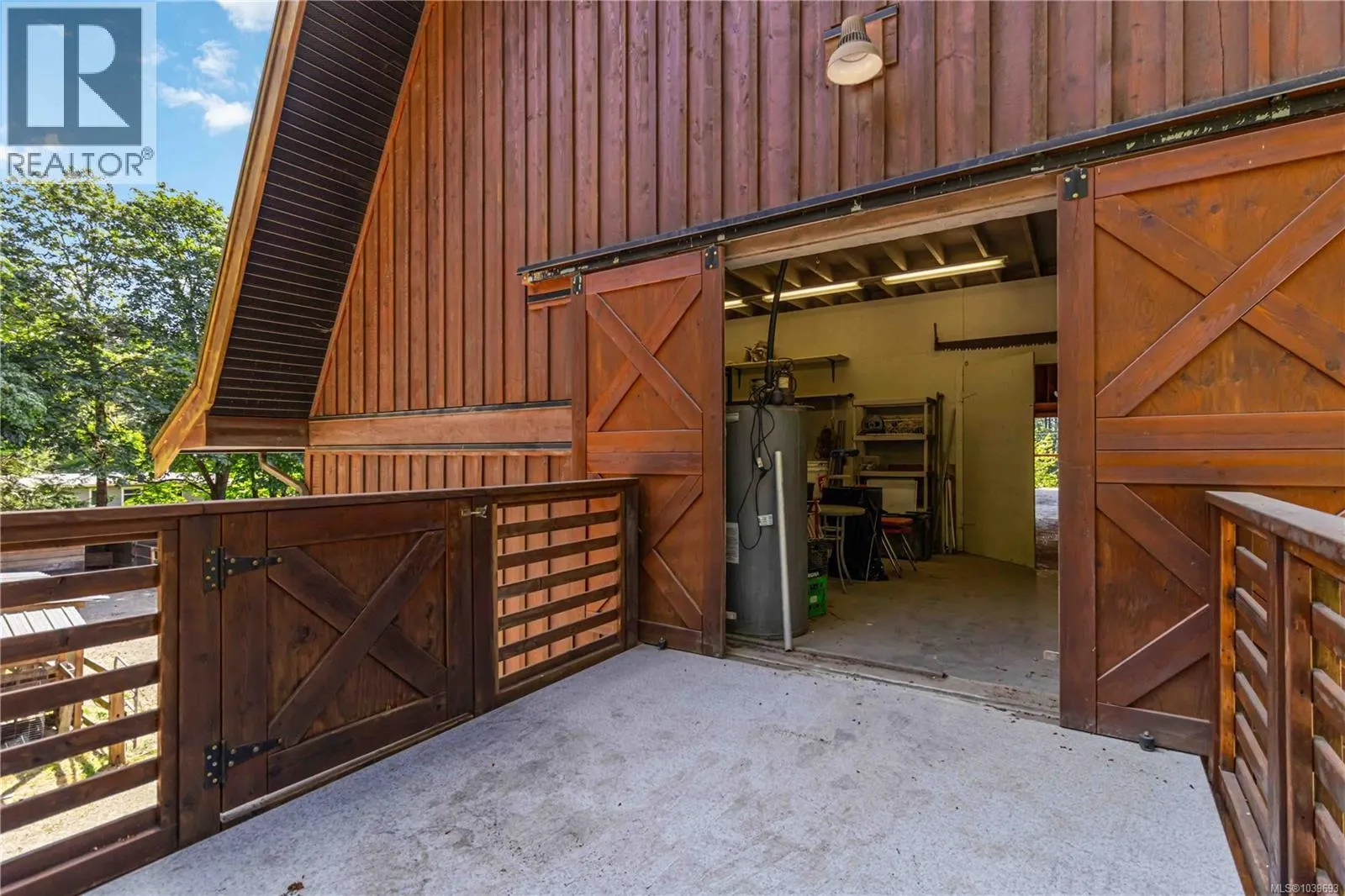 5480 Sooke Rd