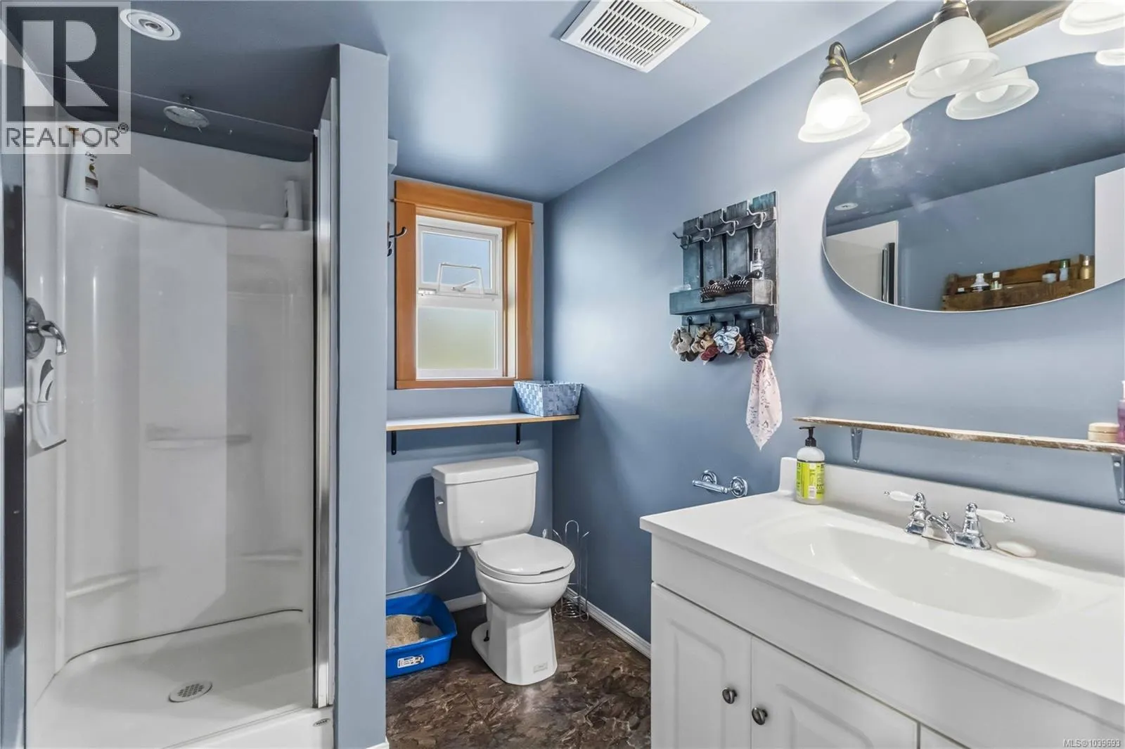 5480 Sooke Rd