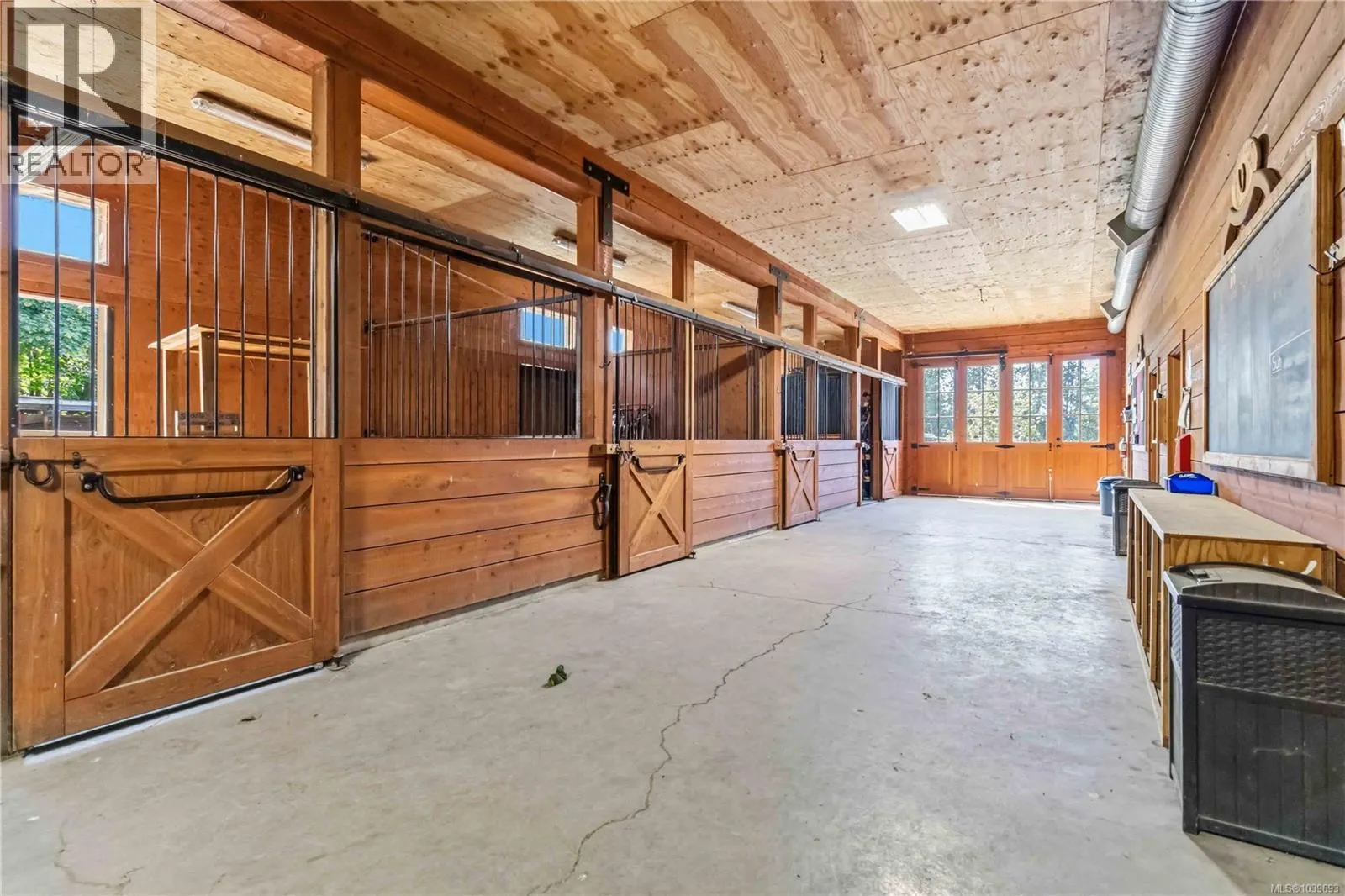 5480 Sooke Rd