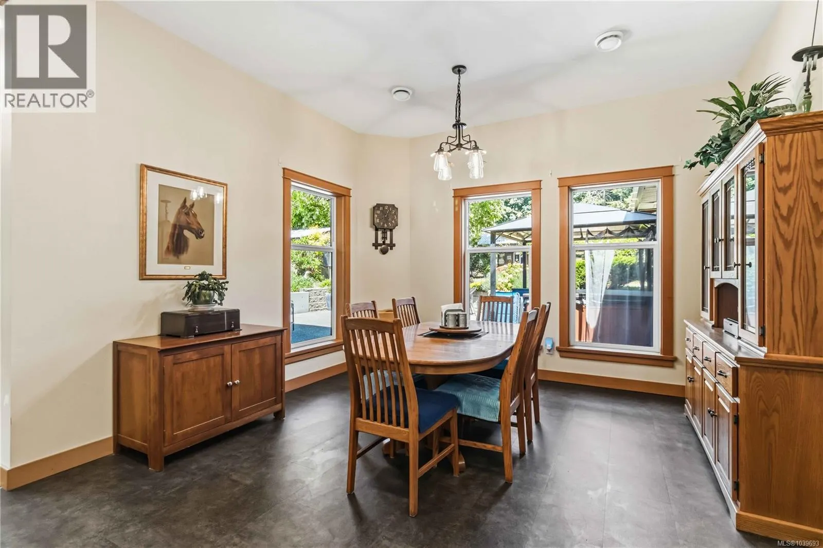 5480 Sooke Rd