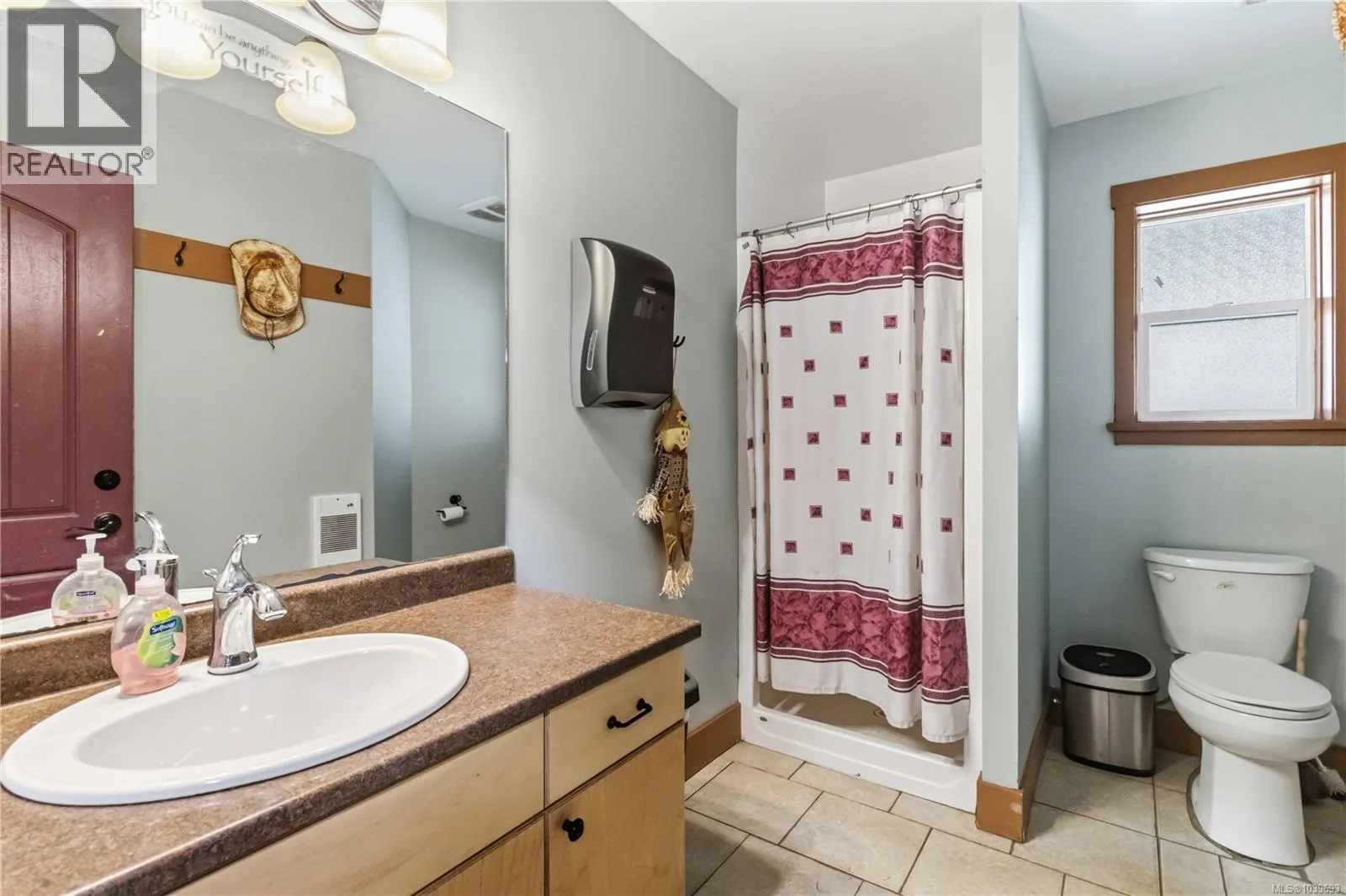 5480 Sooke Rd