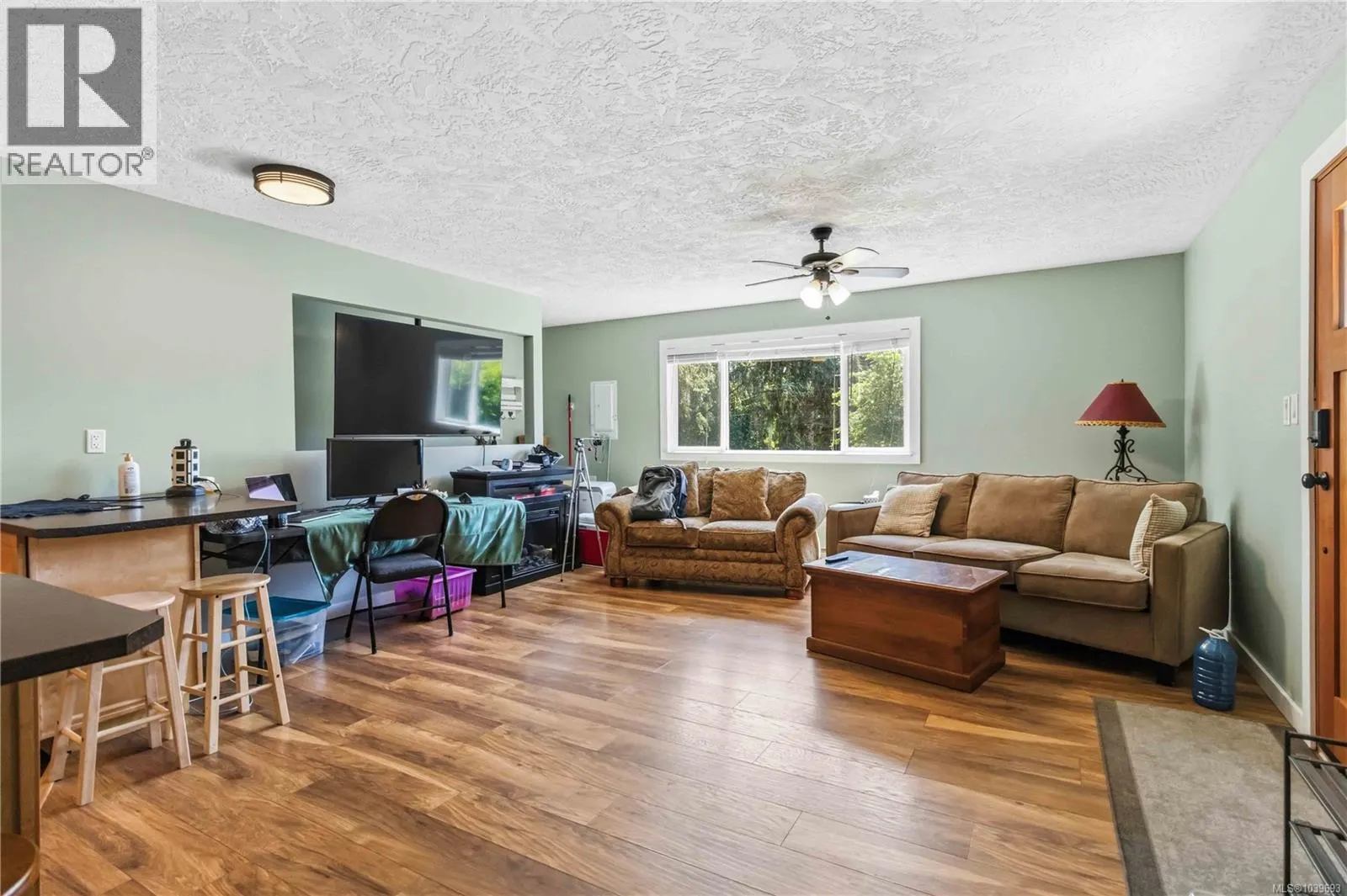 5480 Sooke Rd