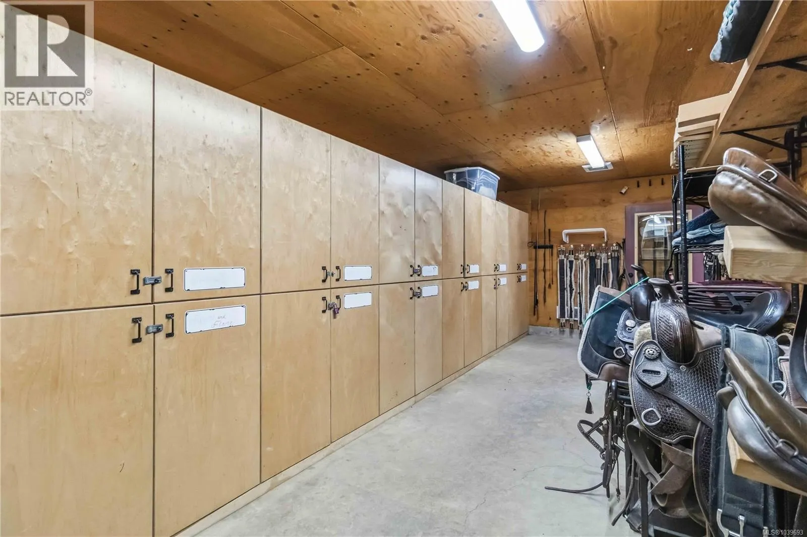 5480 Sooke Rd