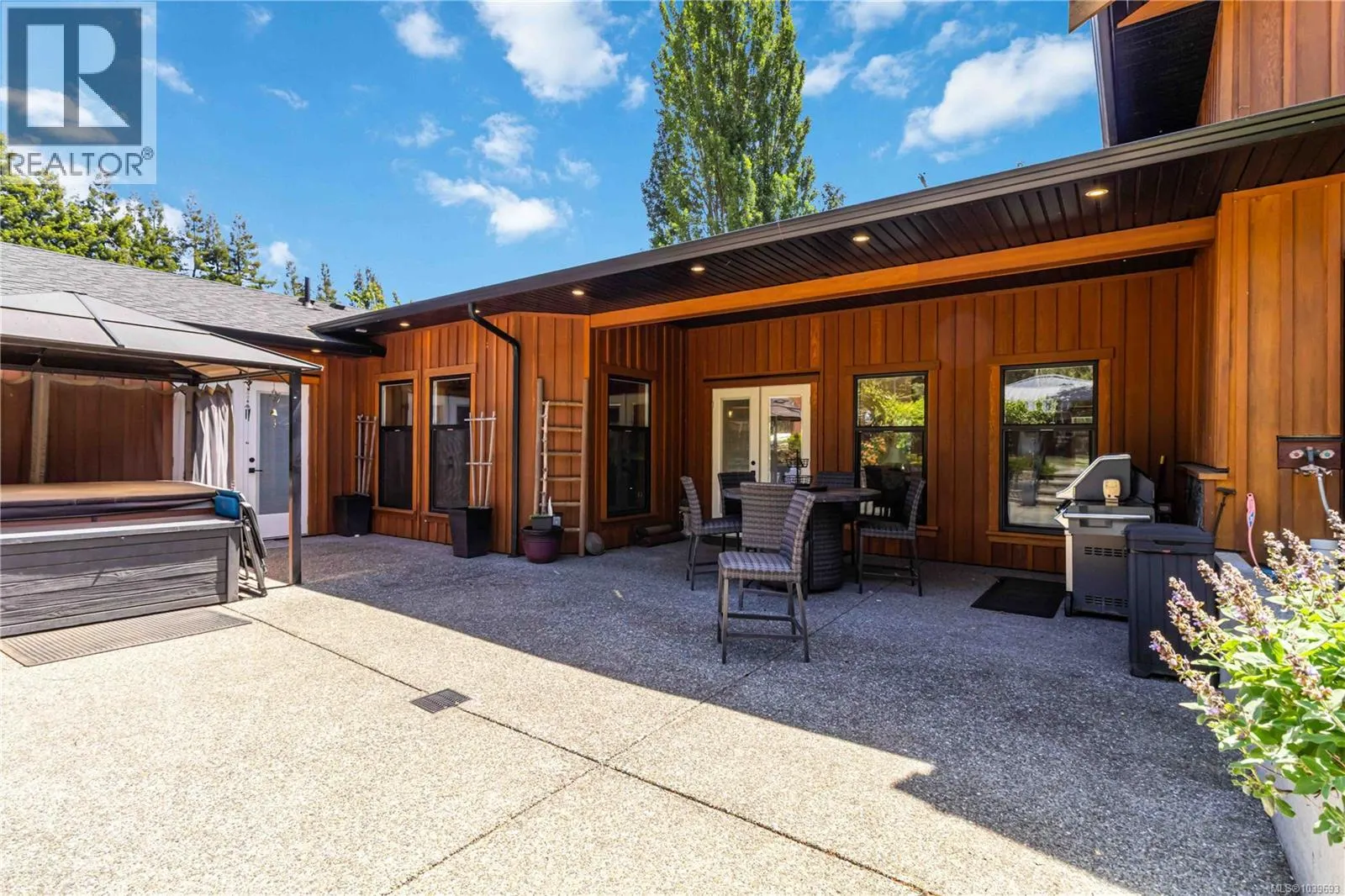 5480 Sooke Rd