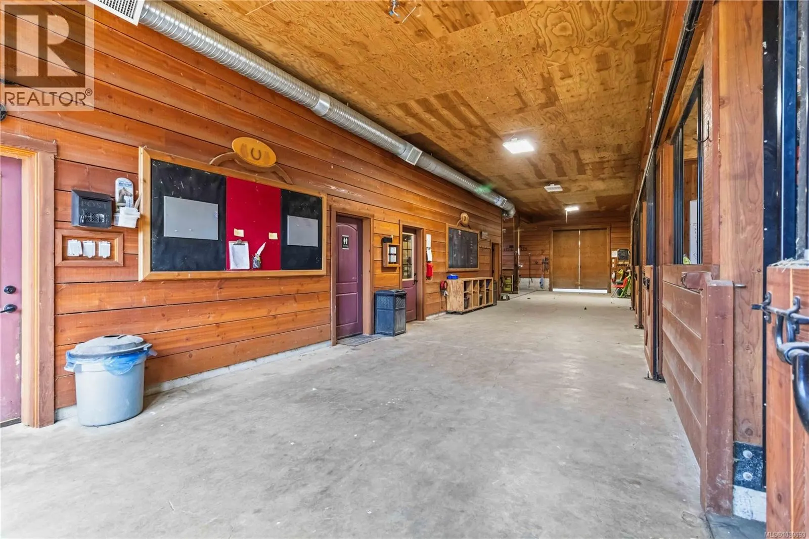 5480 Sooke Rd