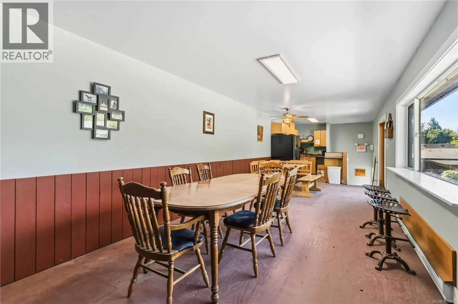 5480 Sooke Rd