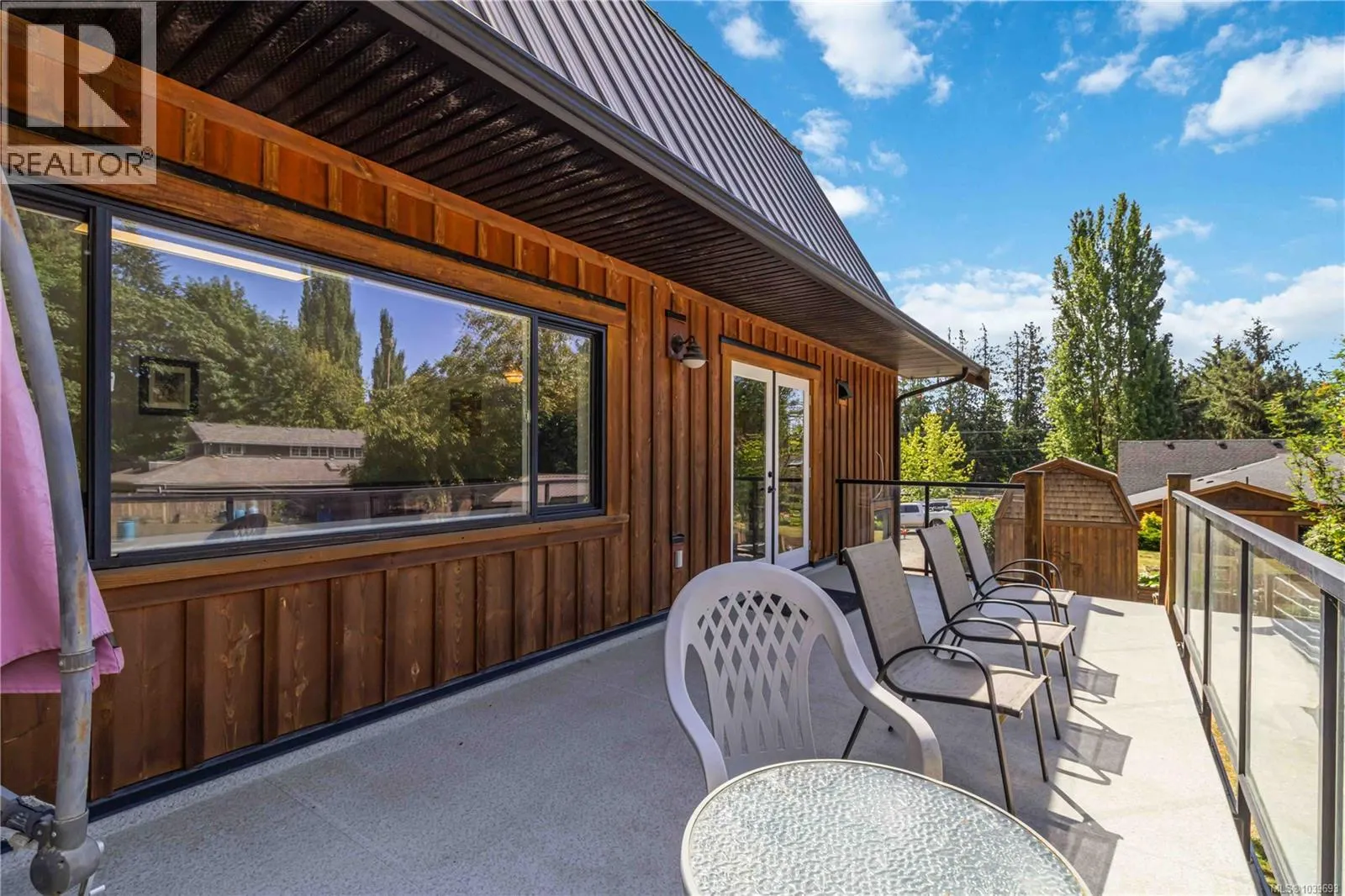 5480 Sooke Rd