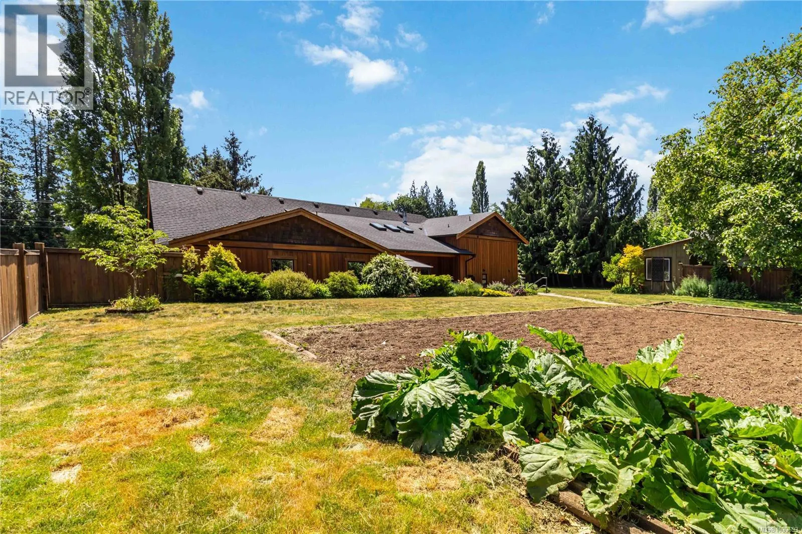 5480 Sooke Rd